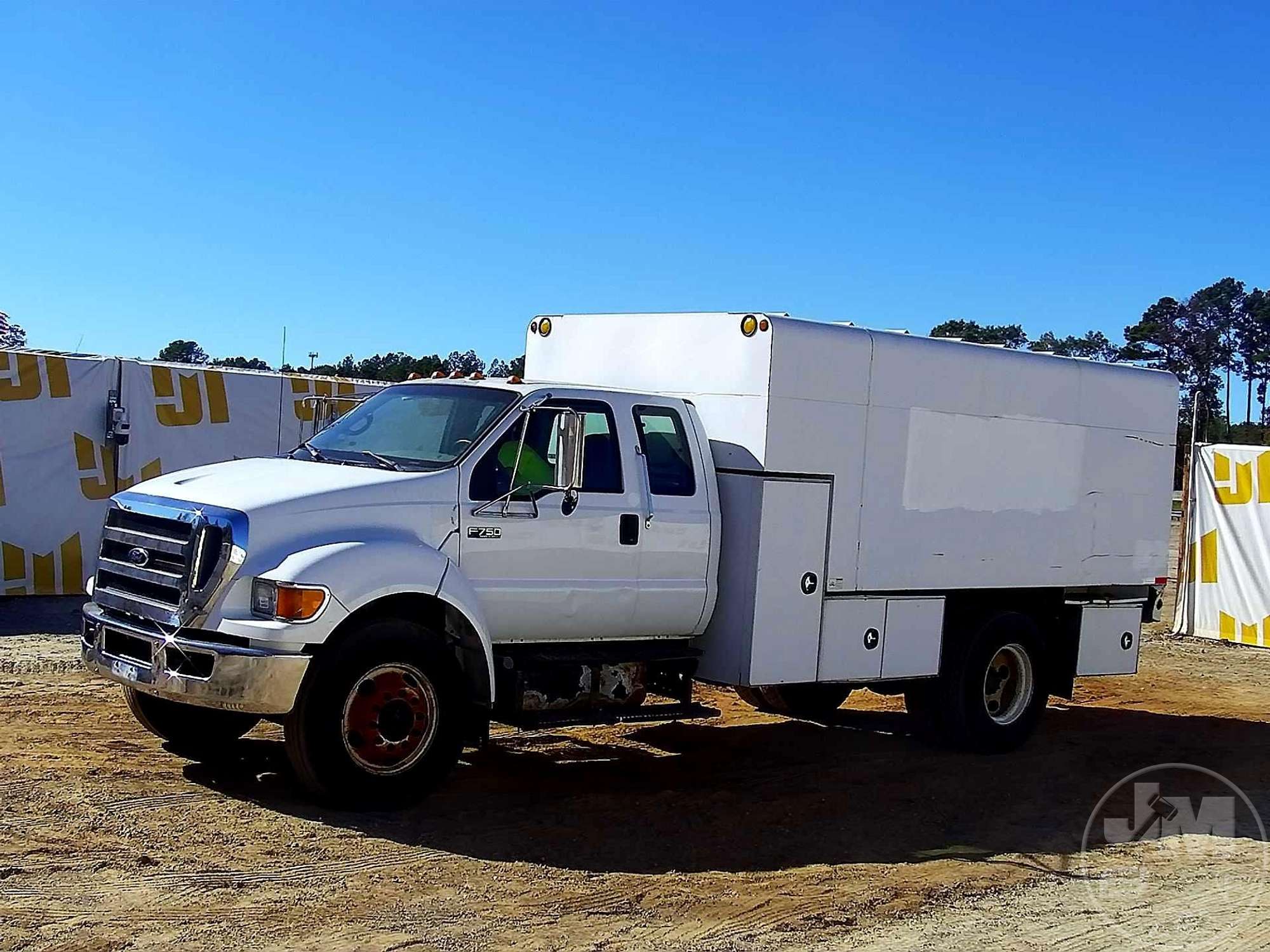 2010 Ford F-750 XL