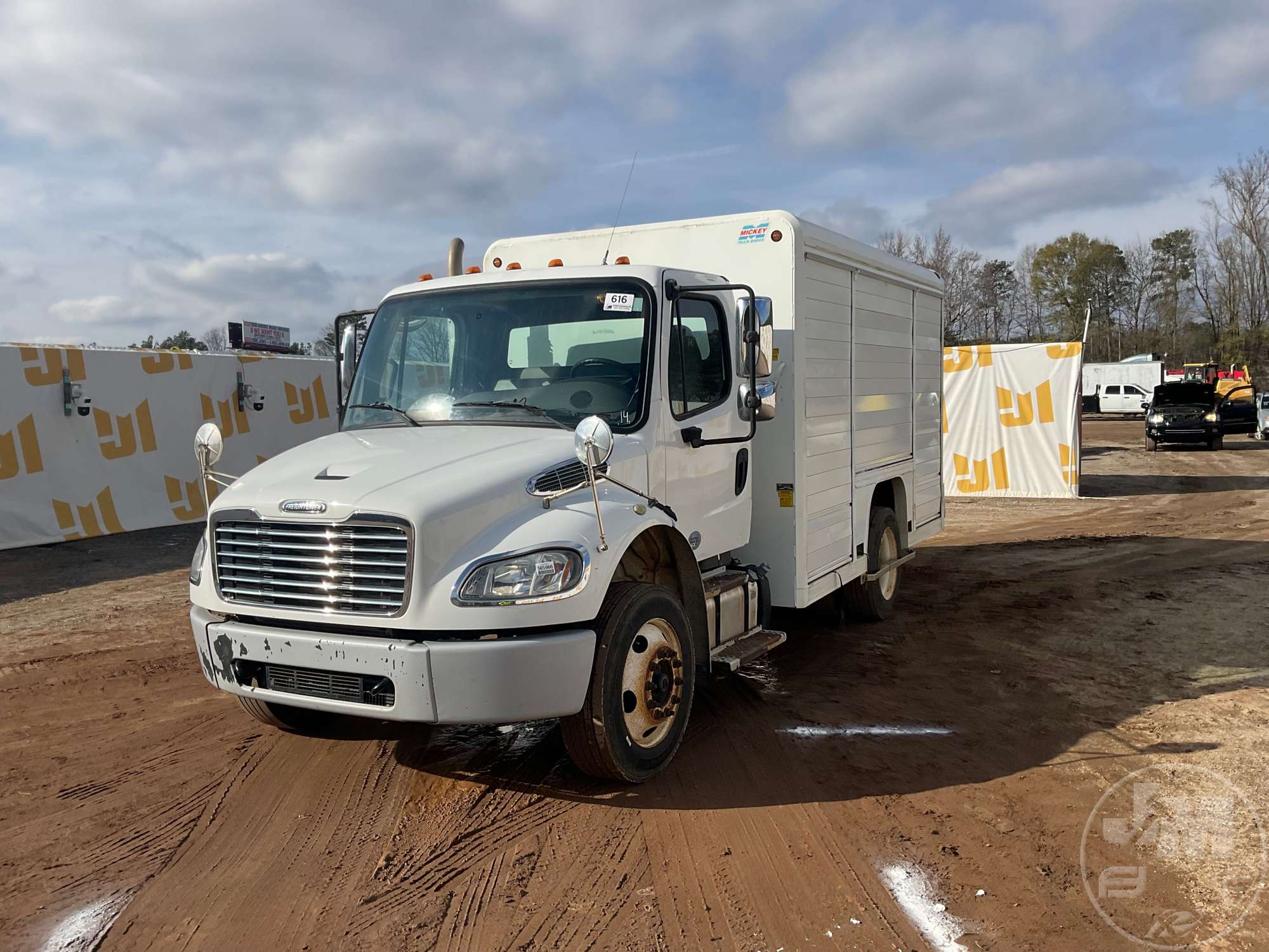 2014 Freightliner M2