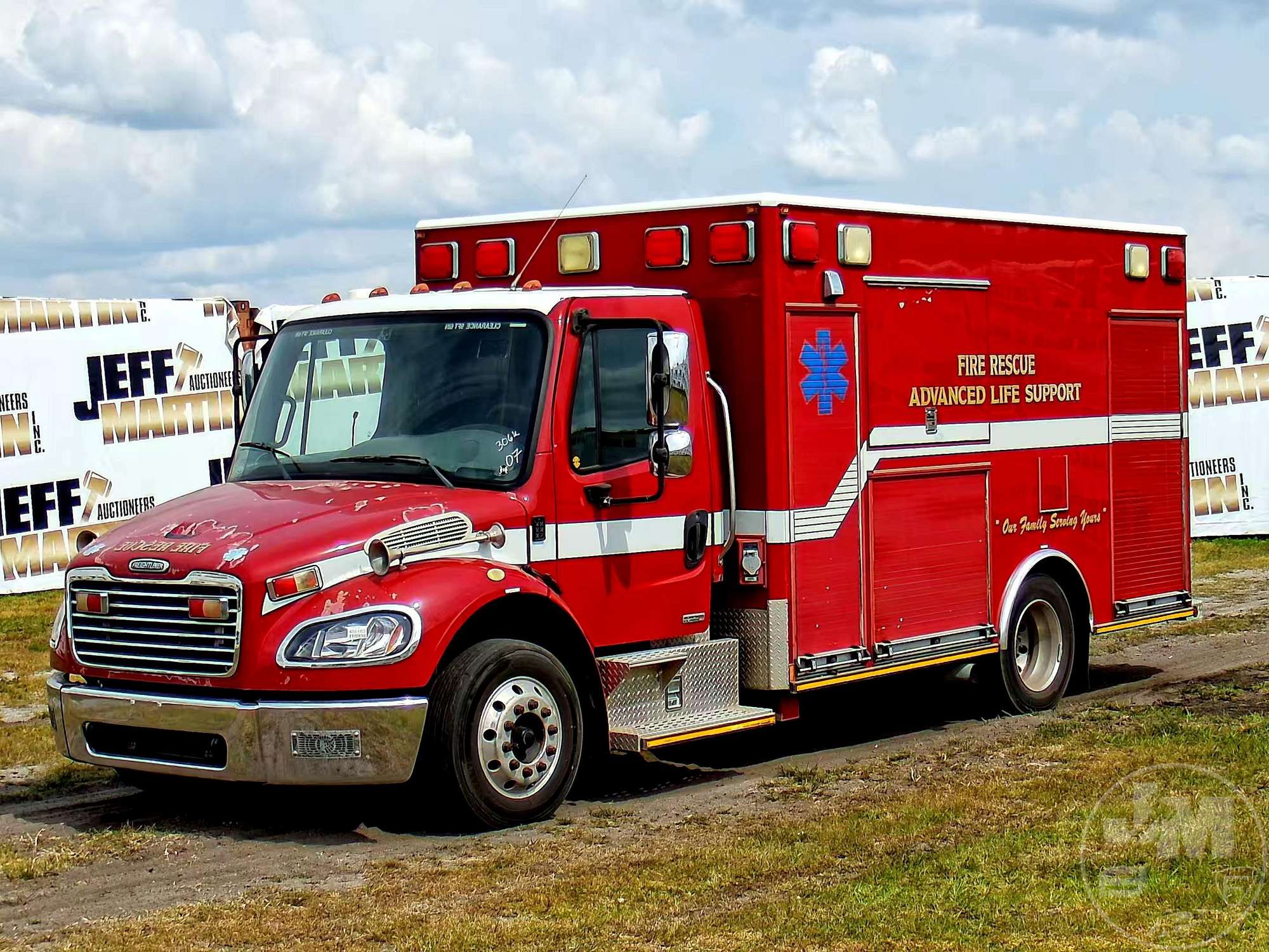 Photo of a 2007 Freightliner M2