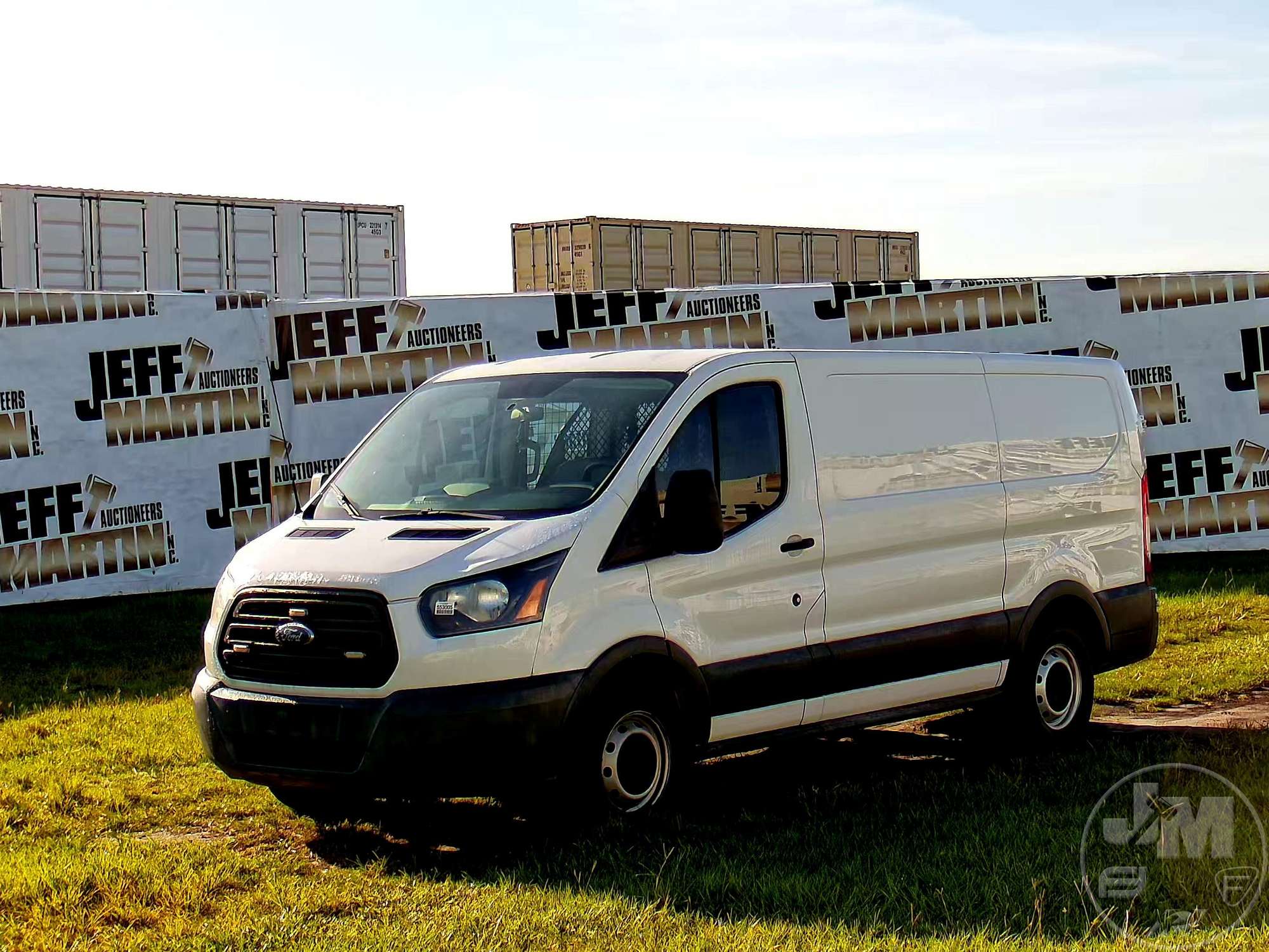 Photo of a 2016 Ford TRANSIT