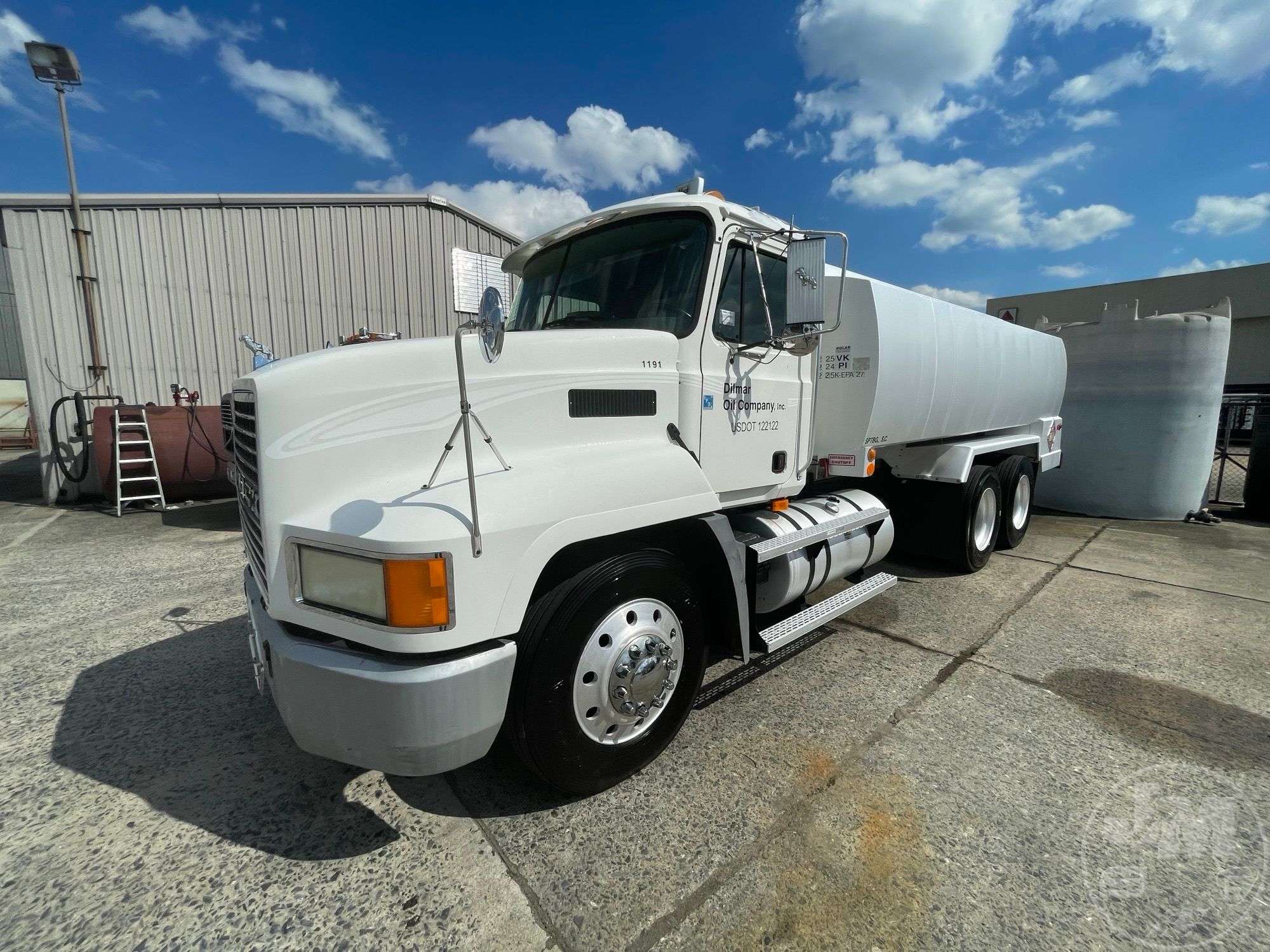 2002 Mack CH613