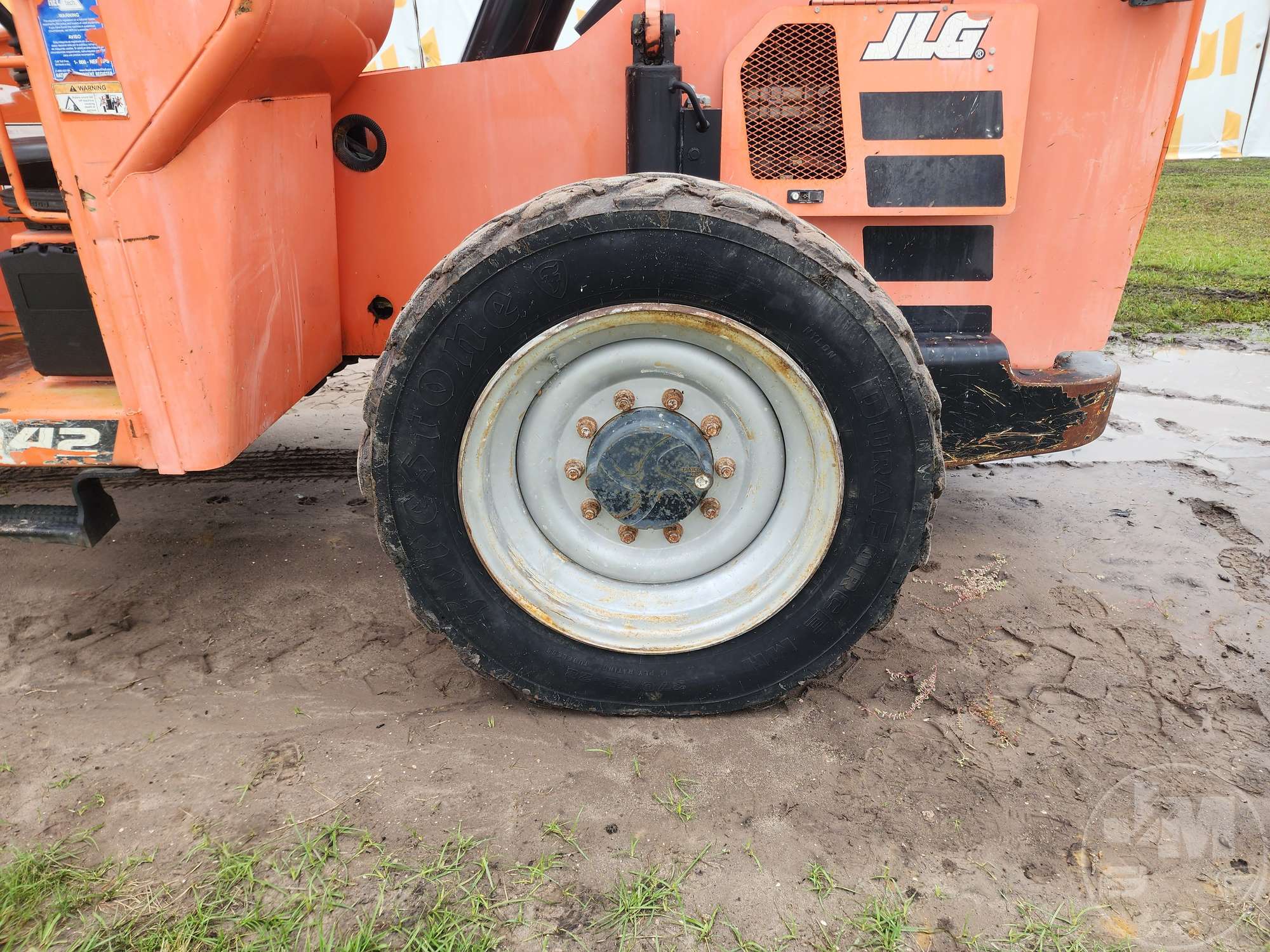 2017 JLG 6042