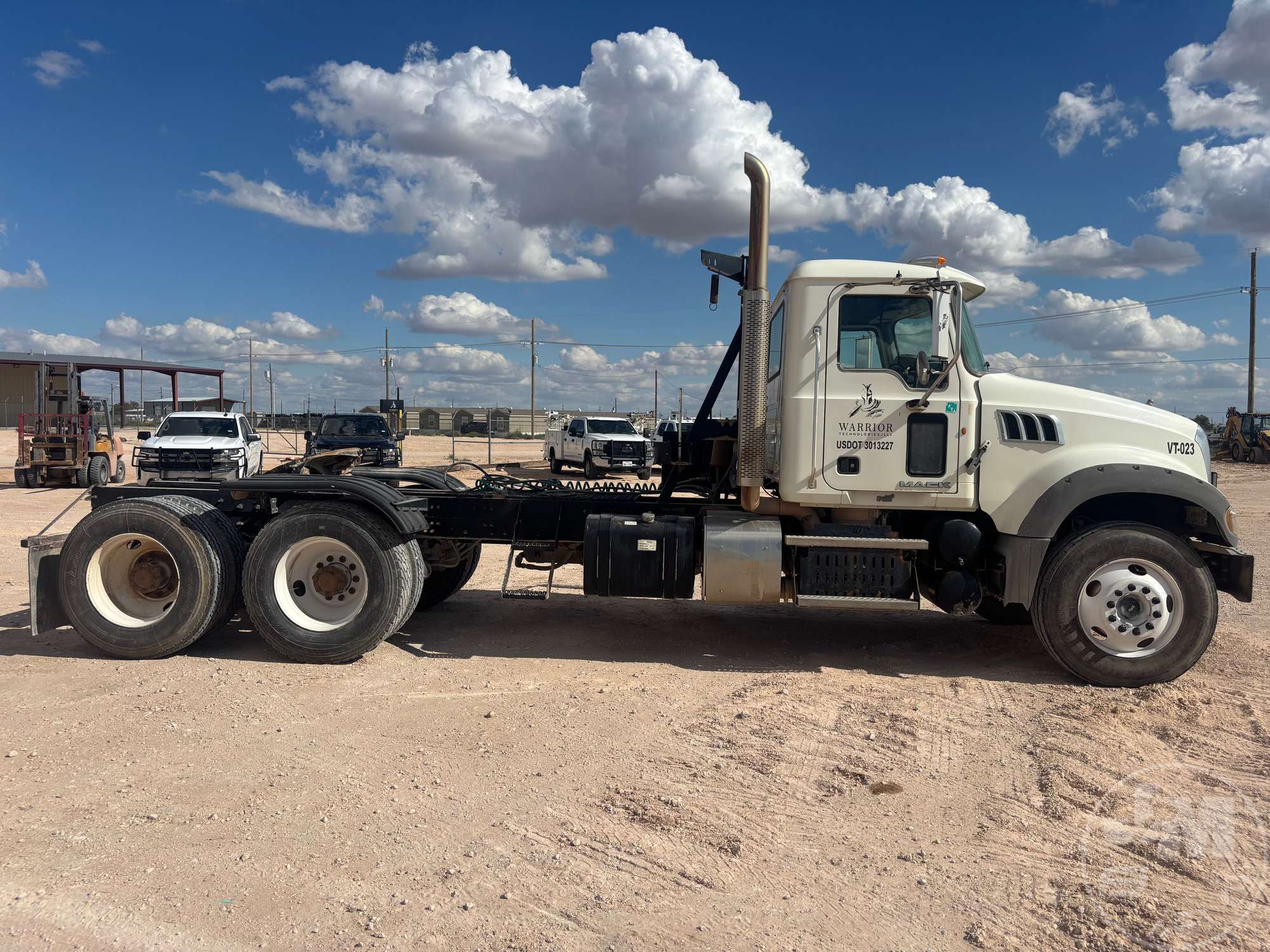 2013 Mack GU713