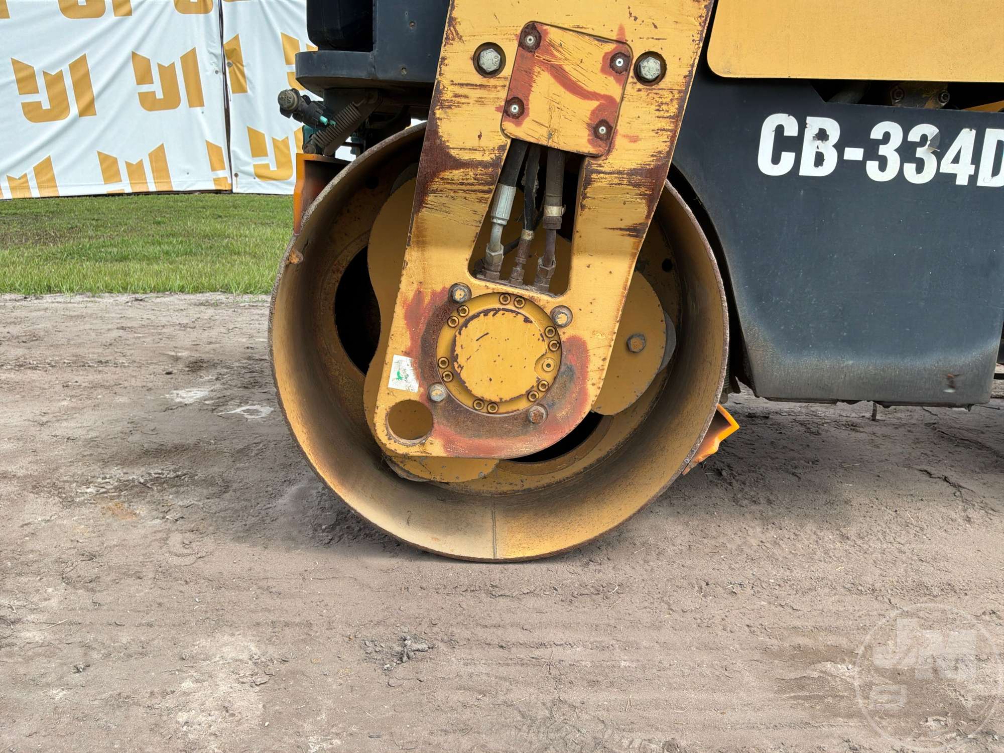 2003 Caterpillar CB334D