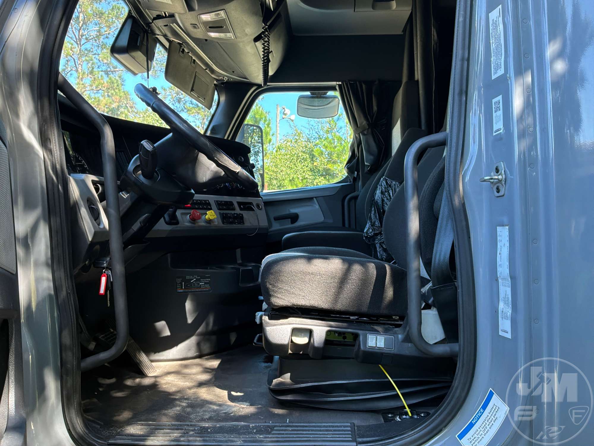 2021 Freightliner CASCADIA EVOLUTION