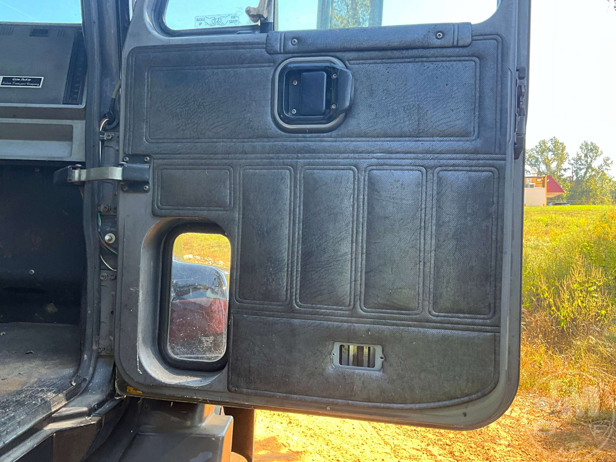 1996 Mack CH613