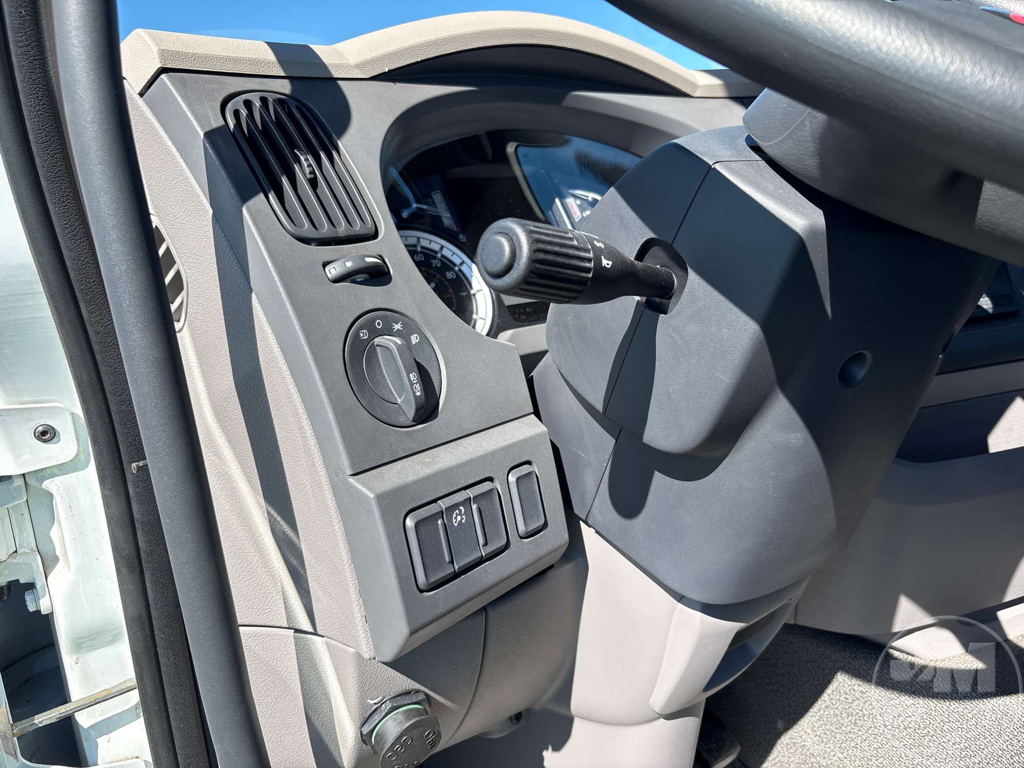 2025 Peterbilt 220