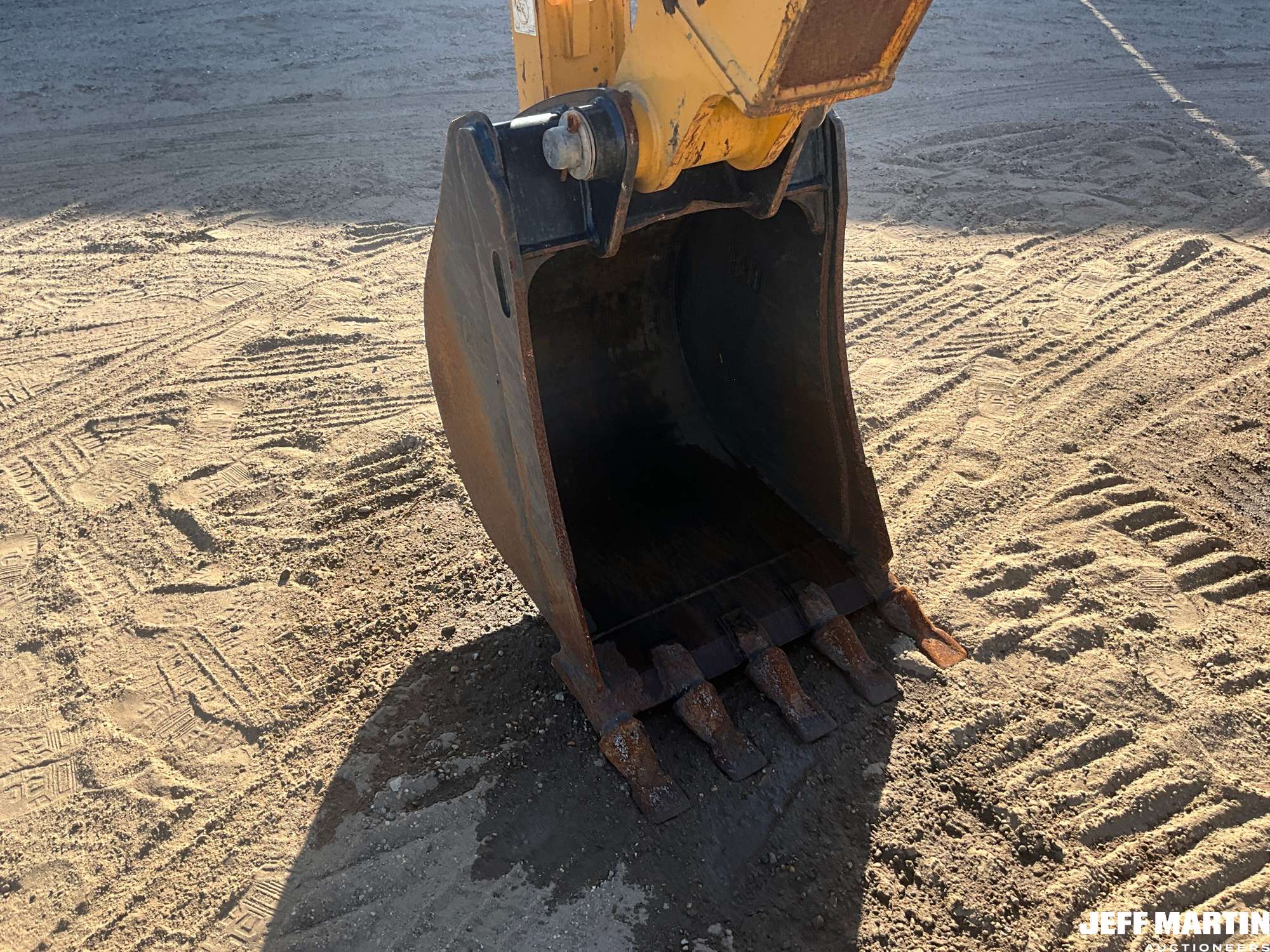 0 Caterpillar 416F2