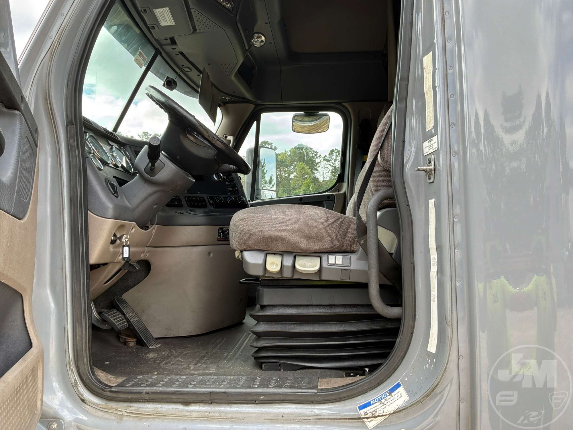 2015 Freightliner CASCADIA