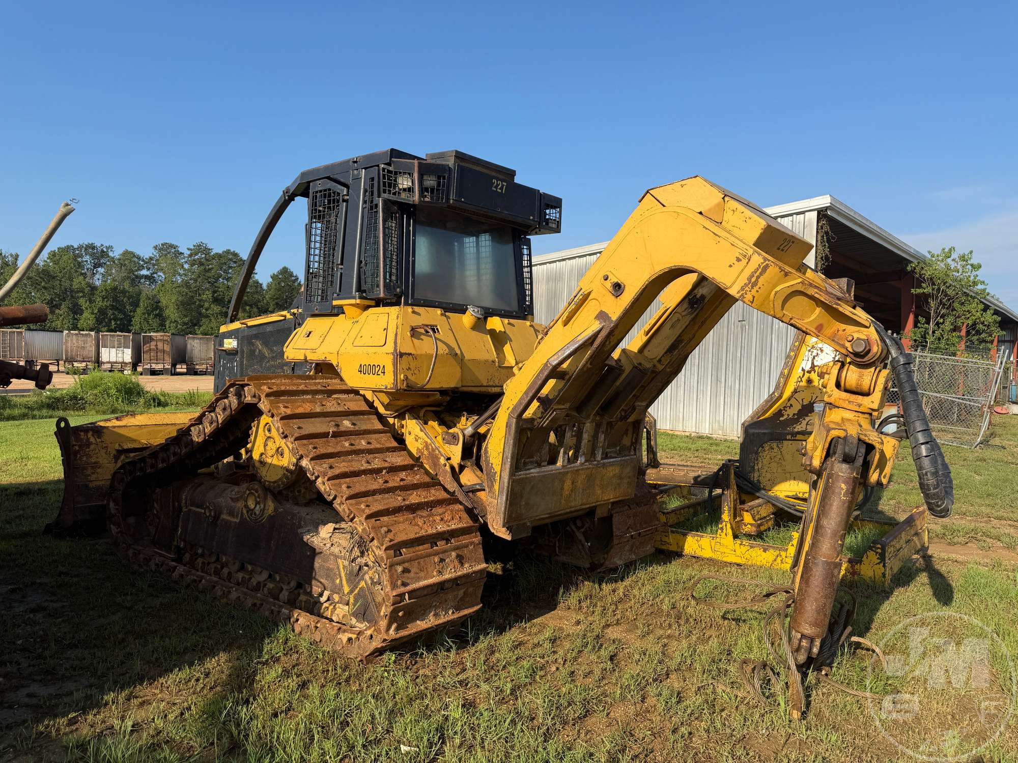 0 Caterpillar 527