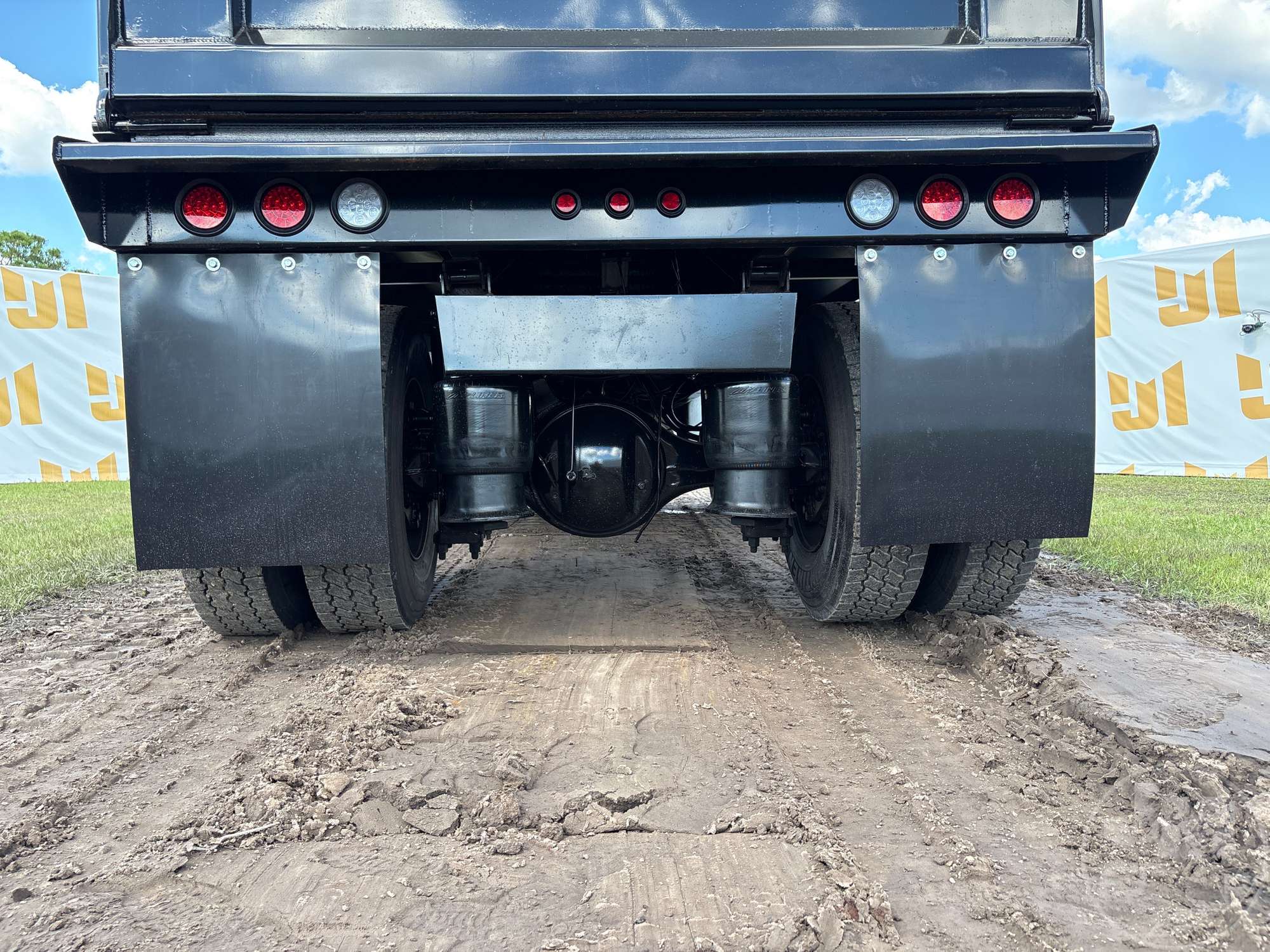 2020 Freightliner M2