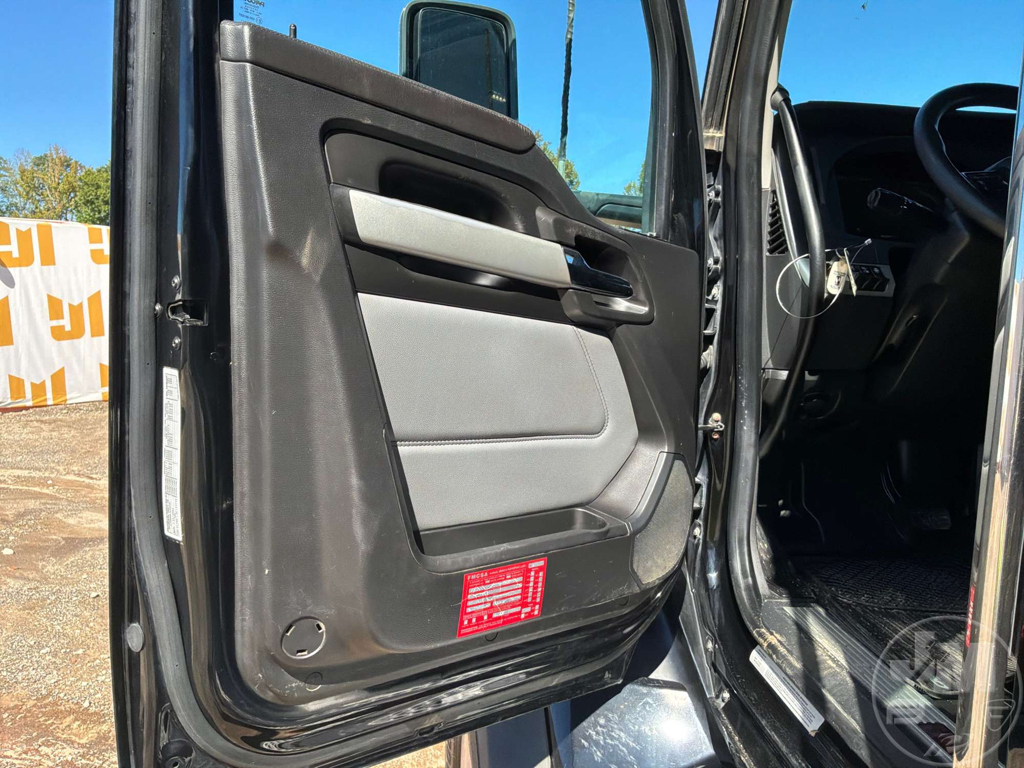 2022 Kenworth T880