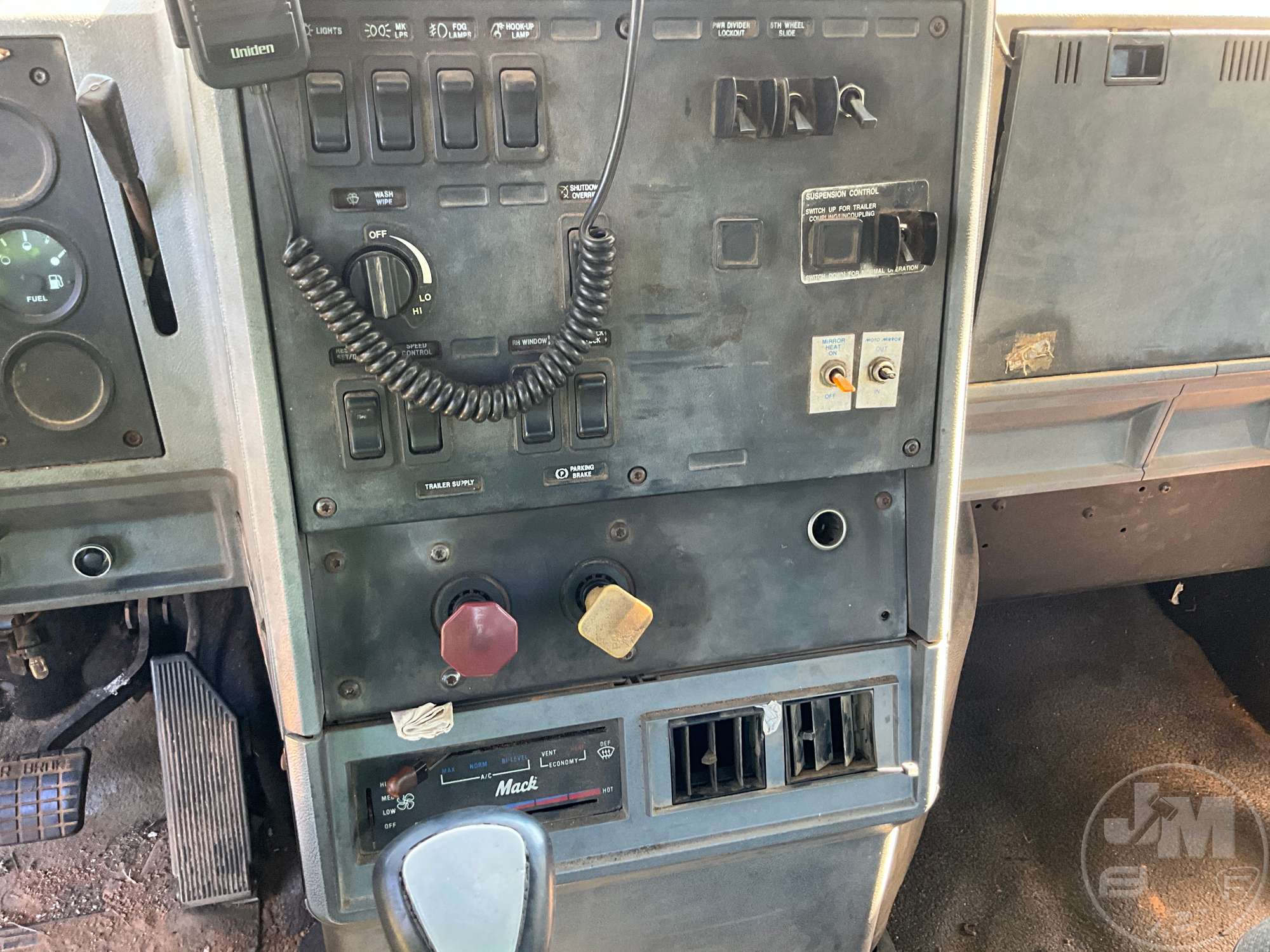 2000 Mack CH 613