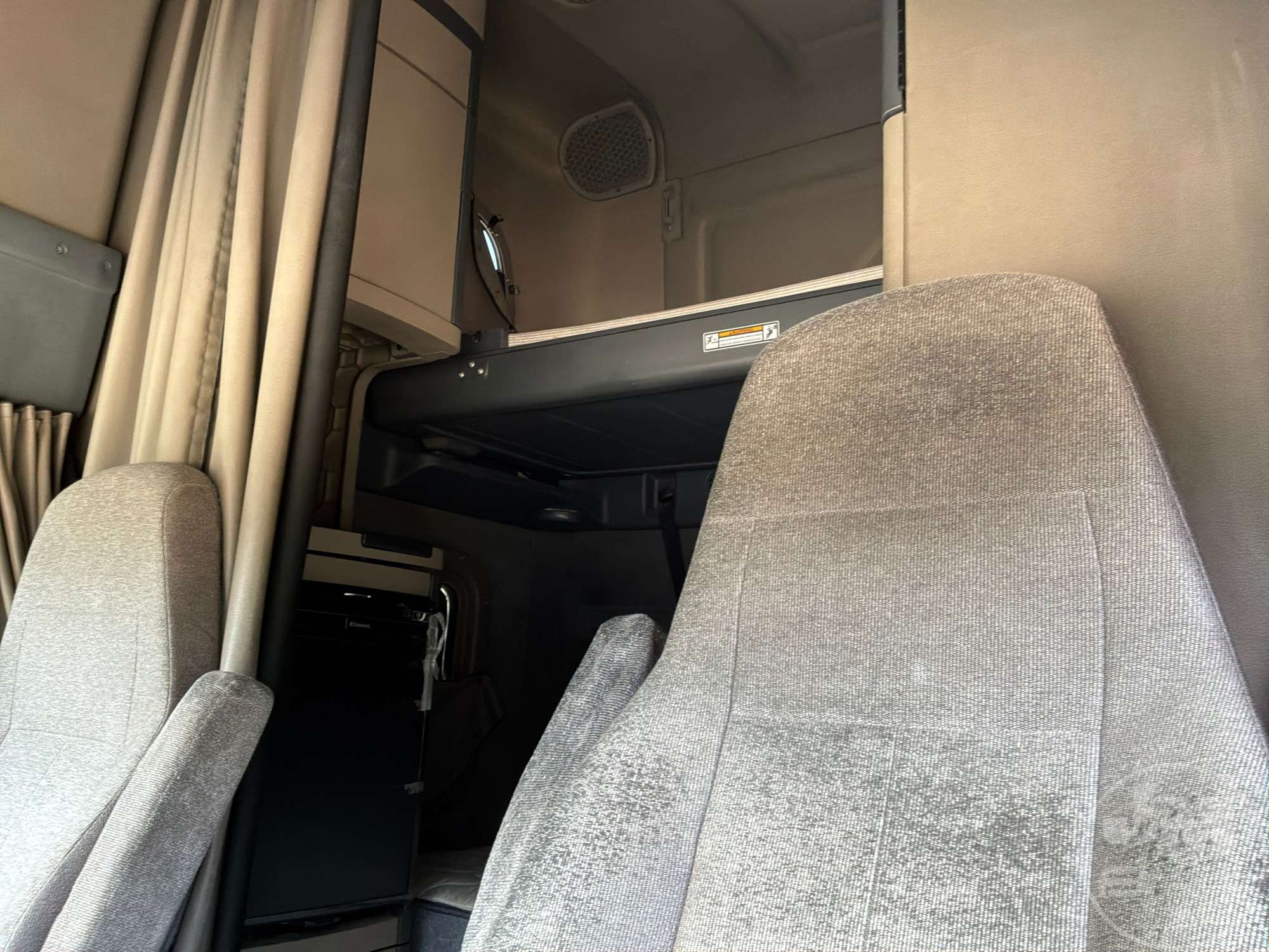 2017 Freightliner CASCADIA