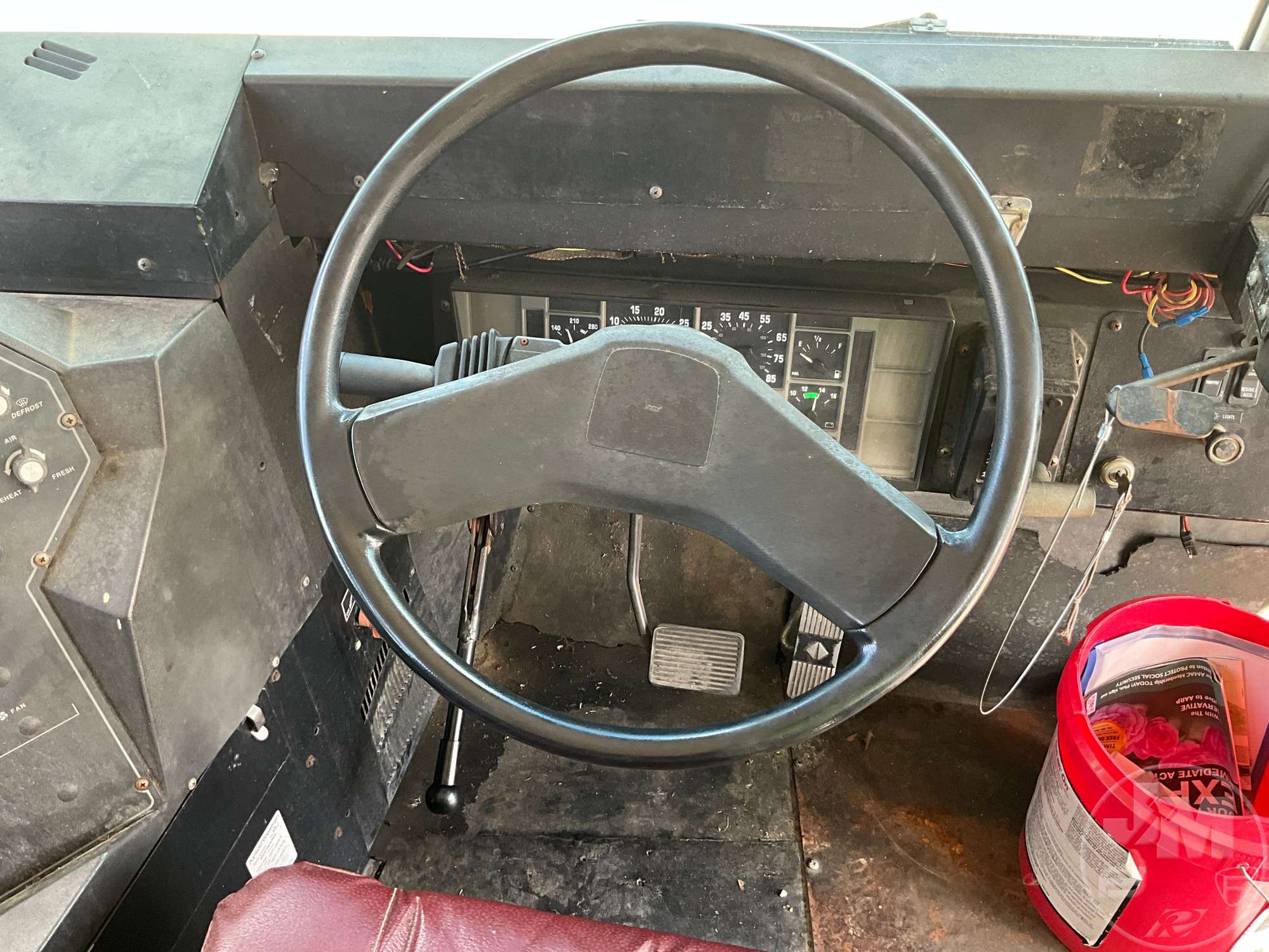 2000 International 3800
