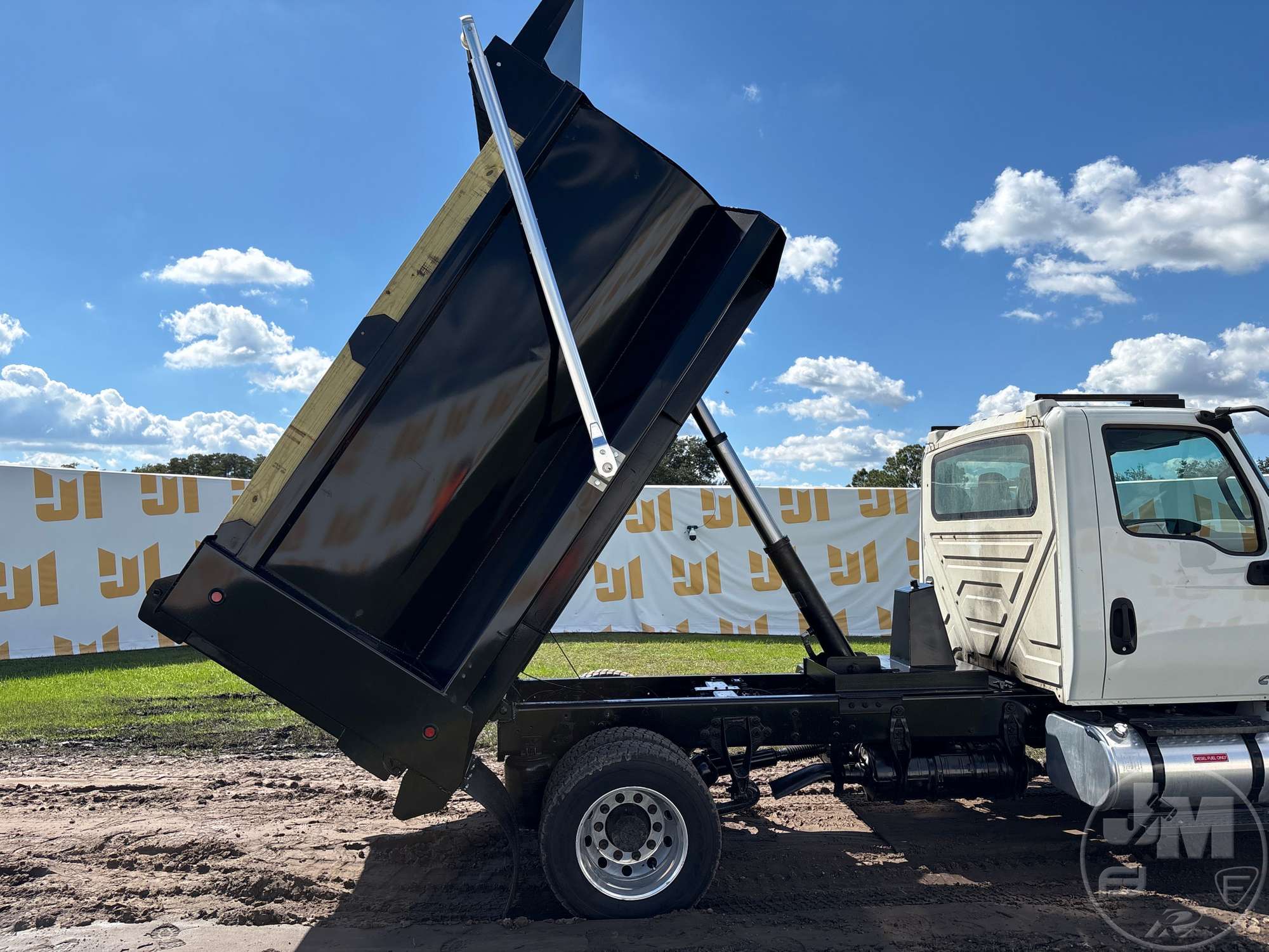 2021 International MV607