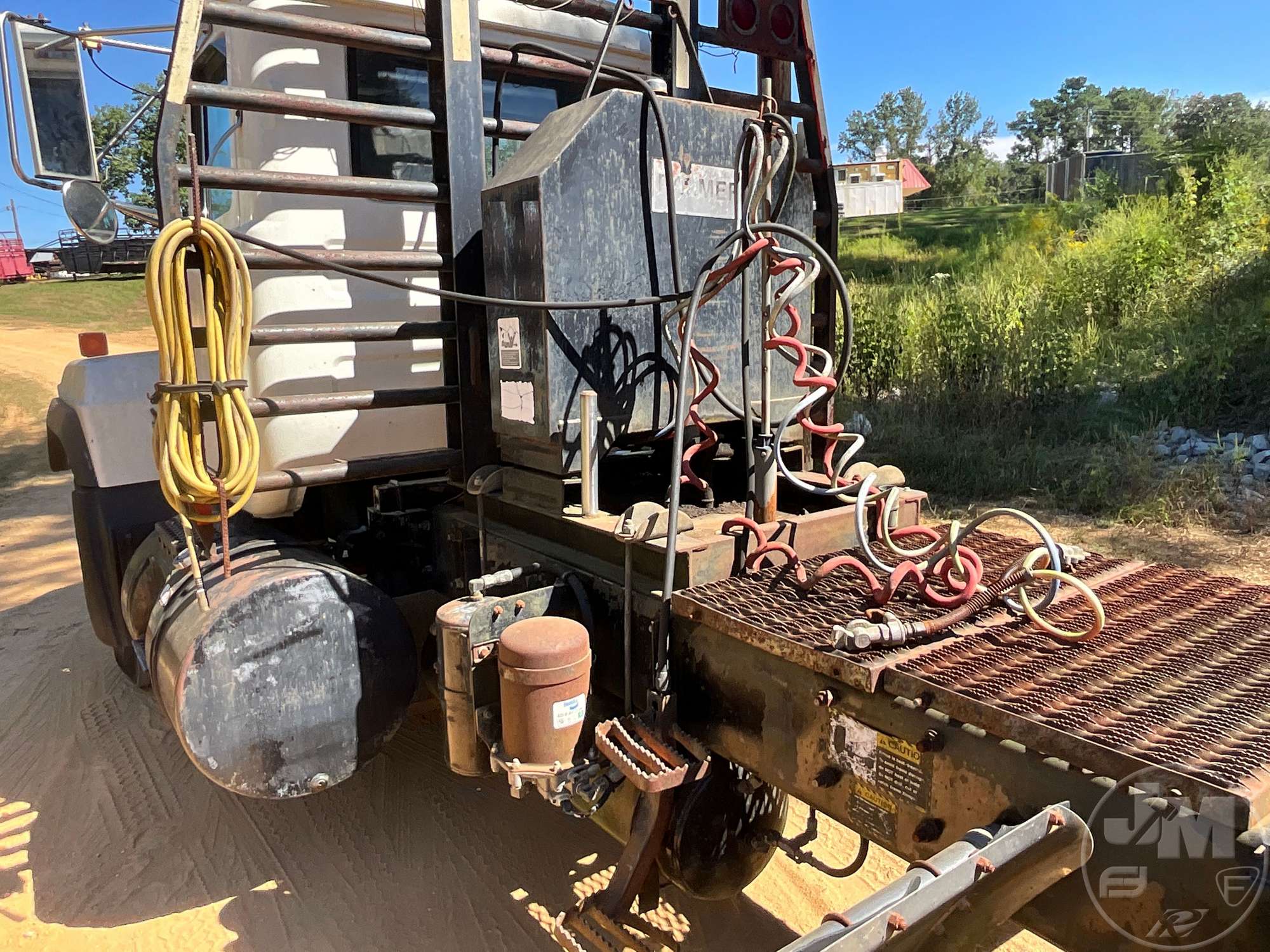 1997 Mack RD688S