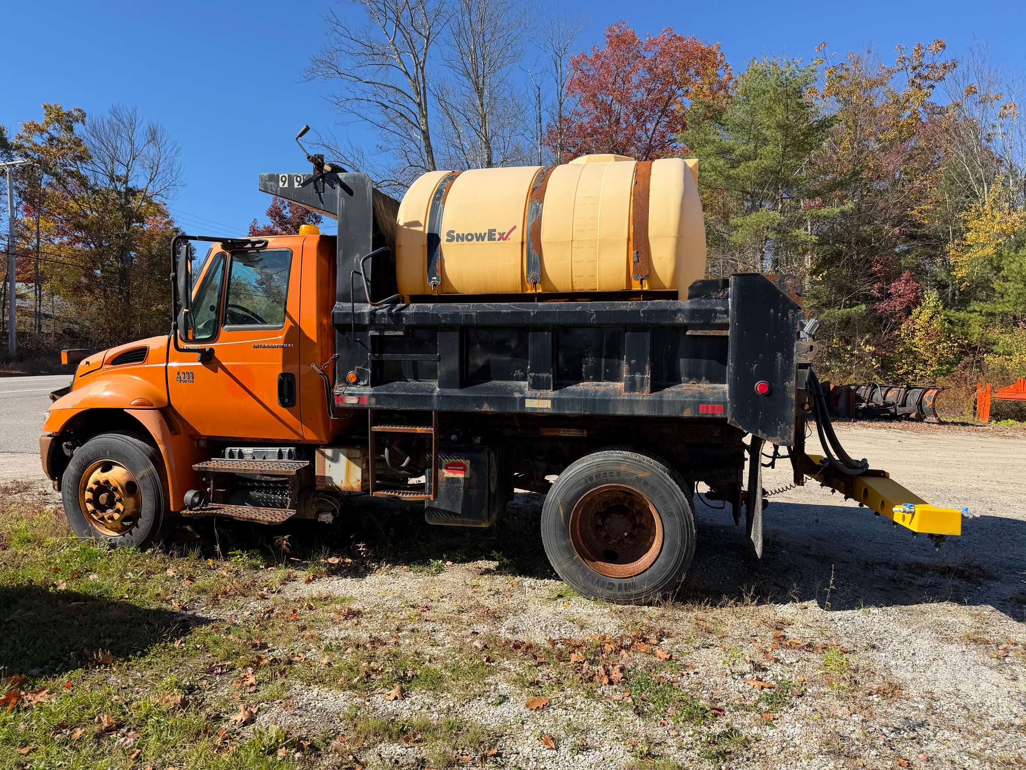 Photo of 2003 International 4300 SBA 4X2
