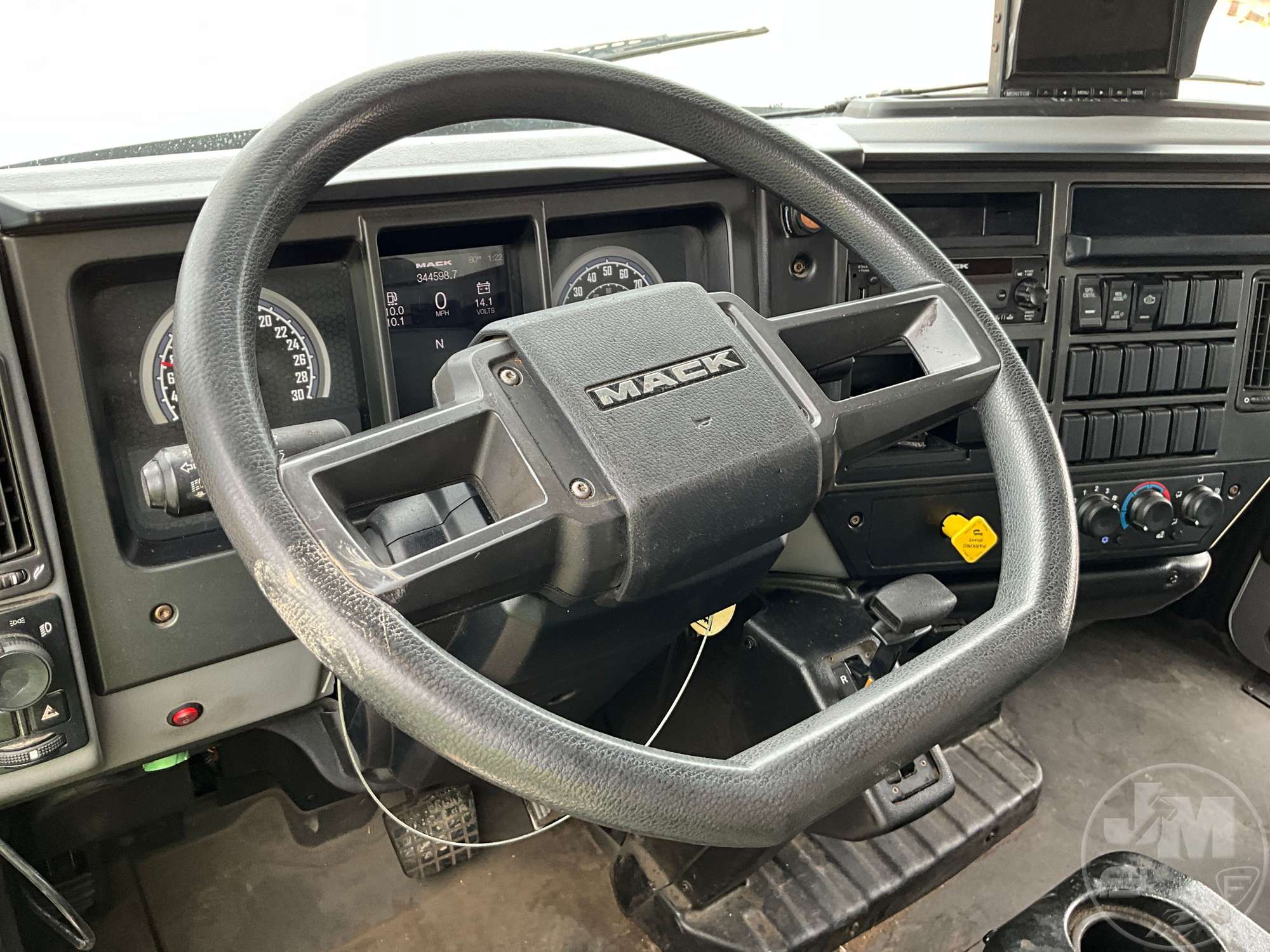 2024 Mack MD642