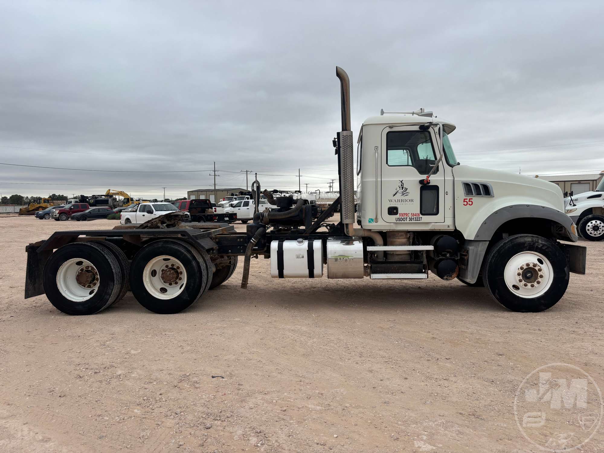 2013 Mack GU713