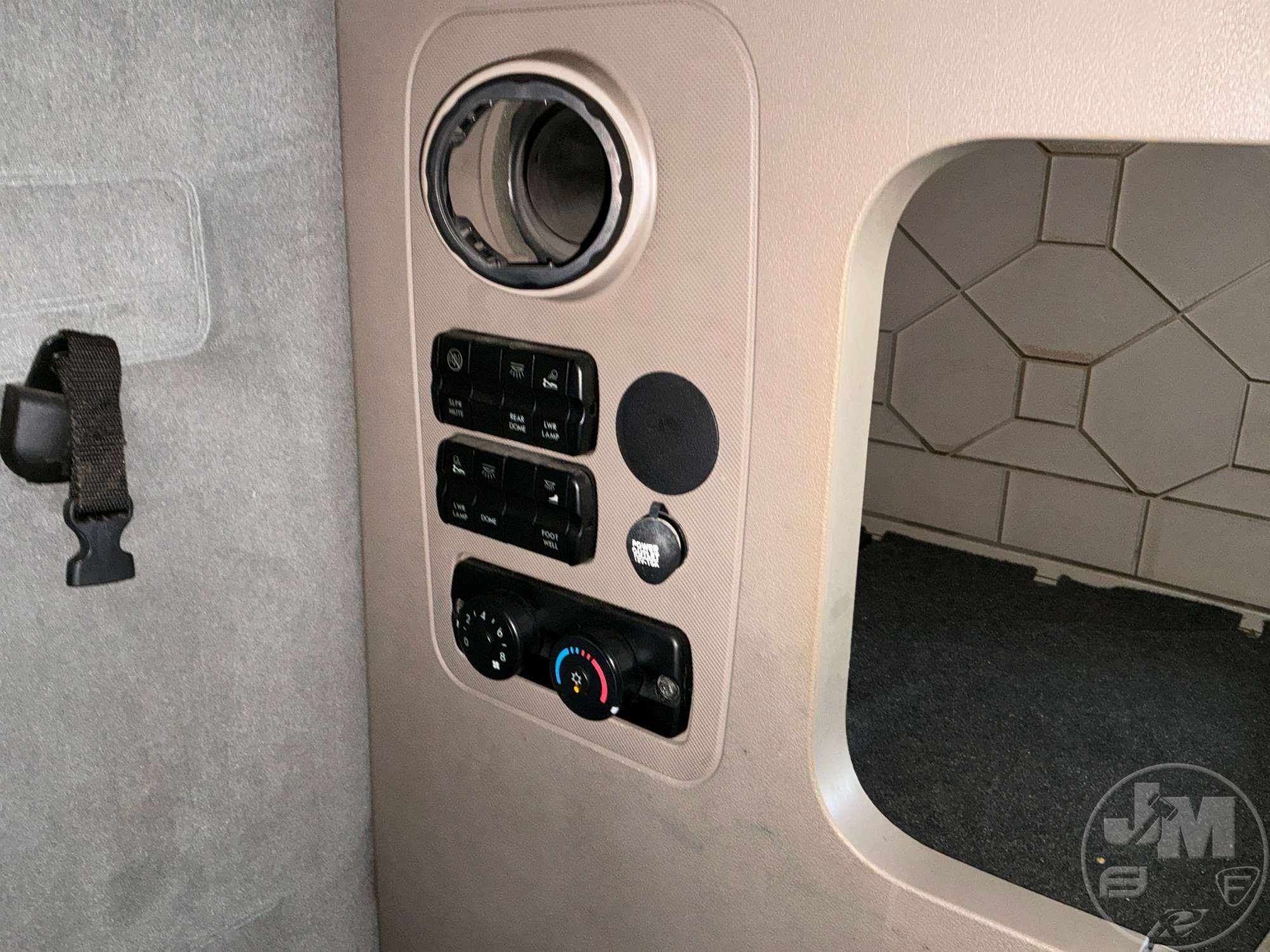 2015 Freightliner CASCADIA
