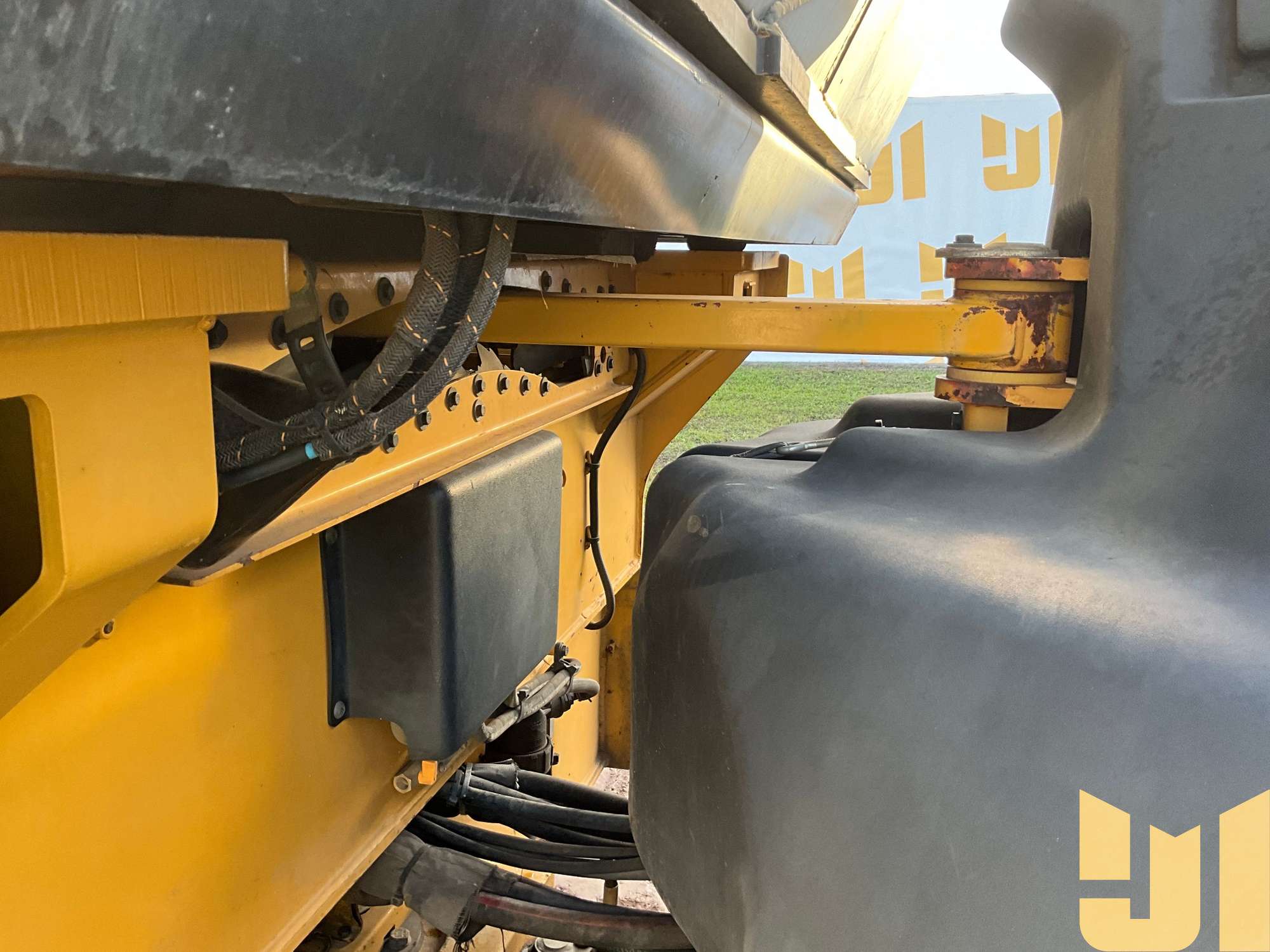 2015 Caterpillar CB64B