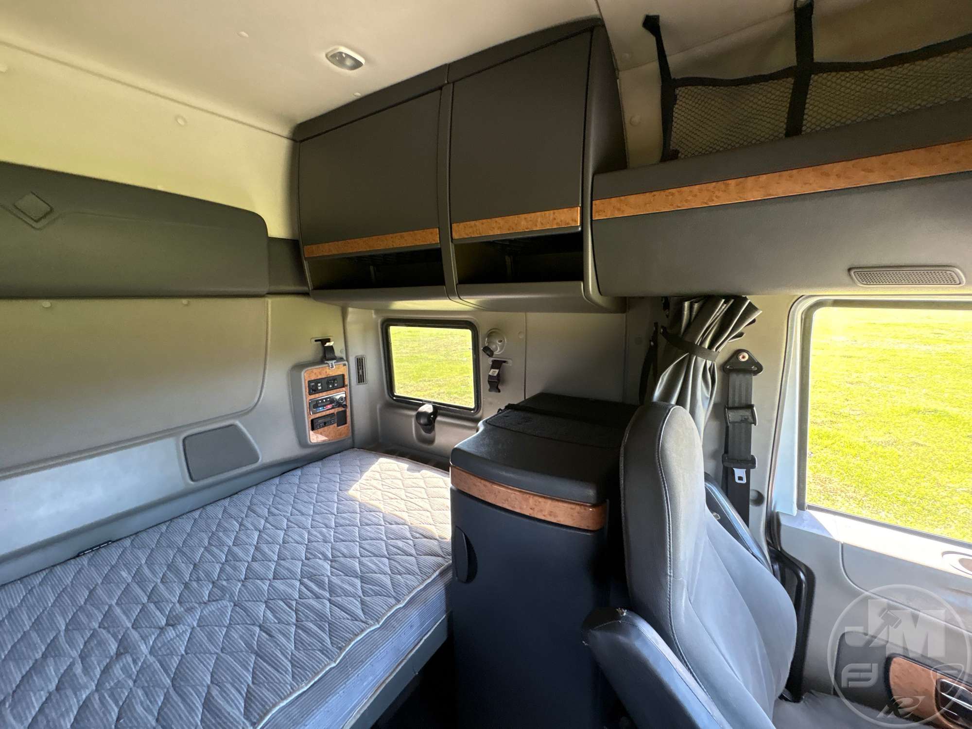2014 International LF687