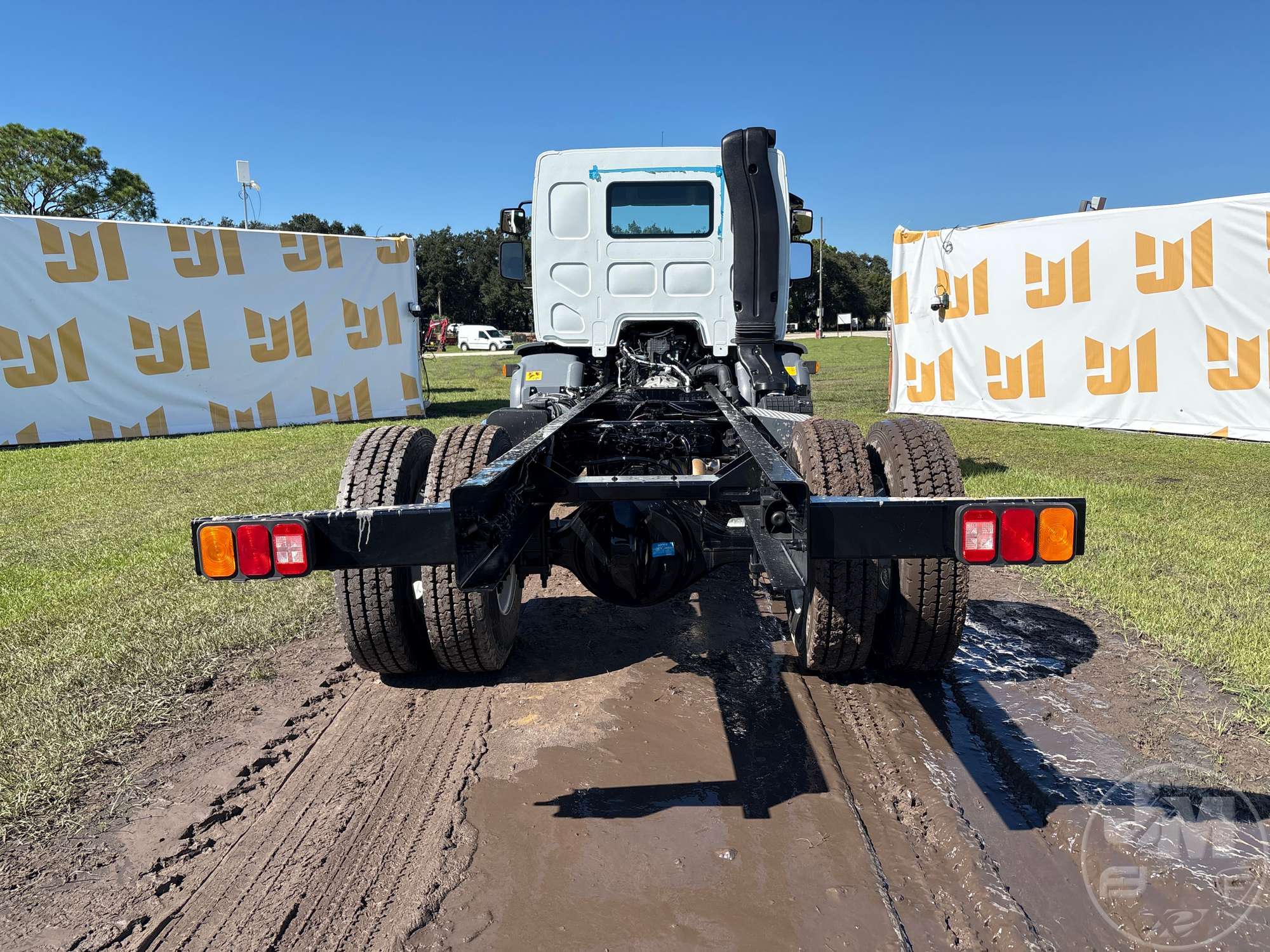 2025 Peterbilt 220