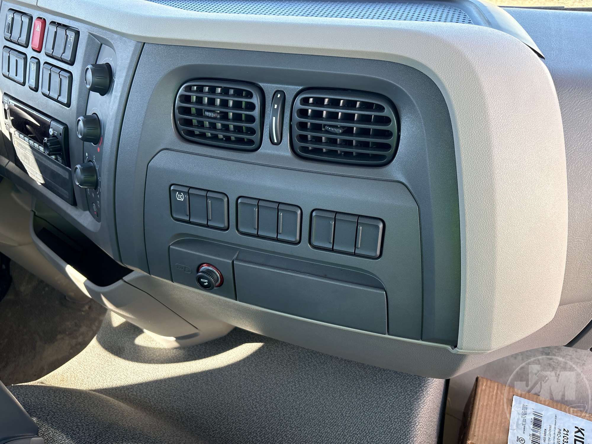 2025 Peterbilt 220