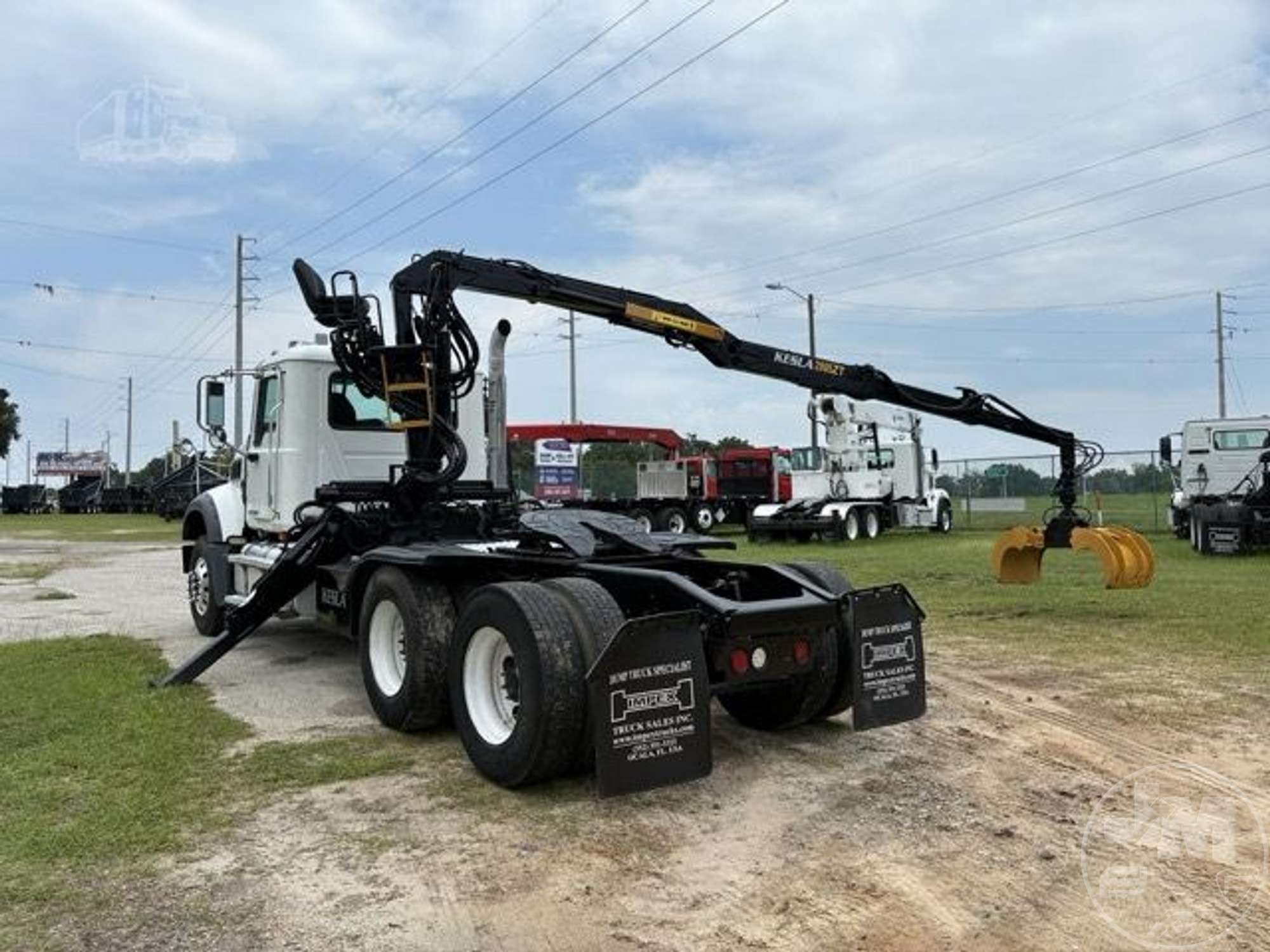 2017 Mack GU713