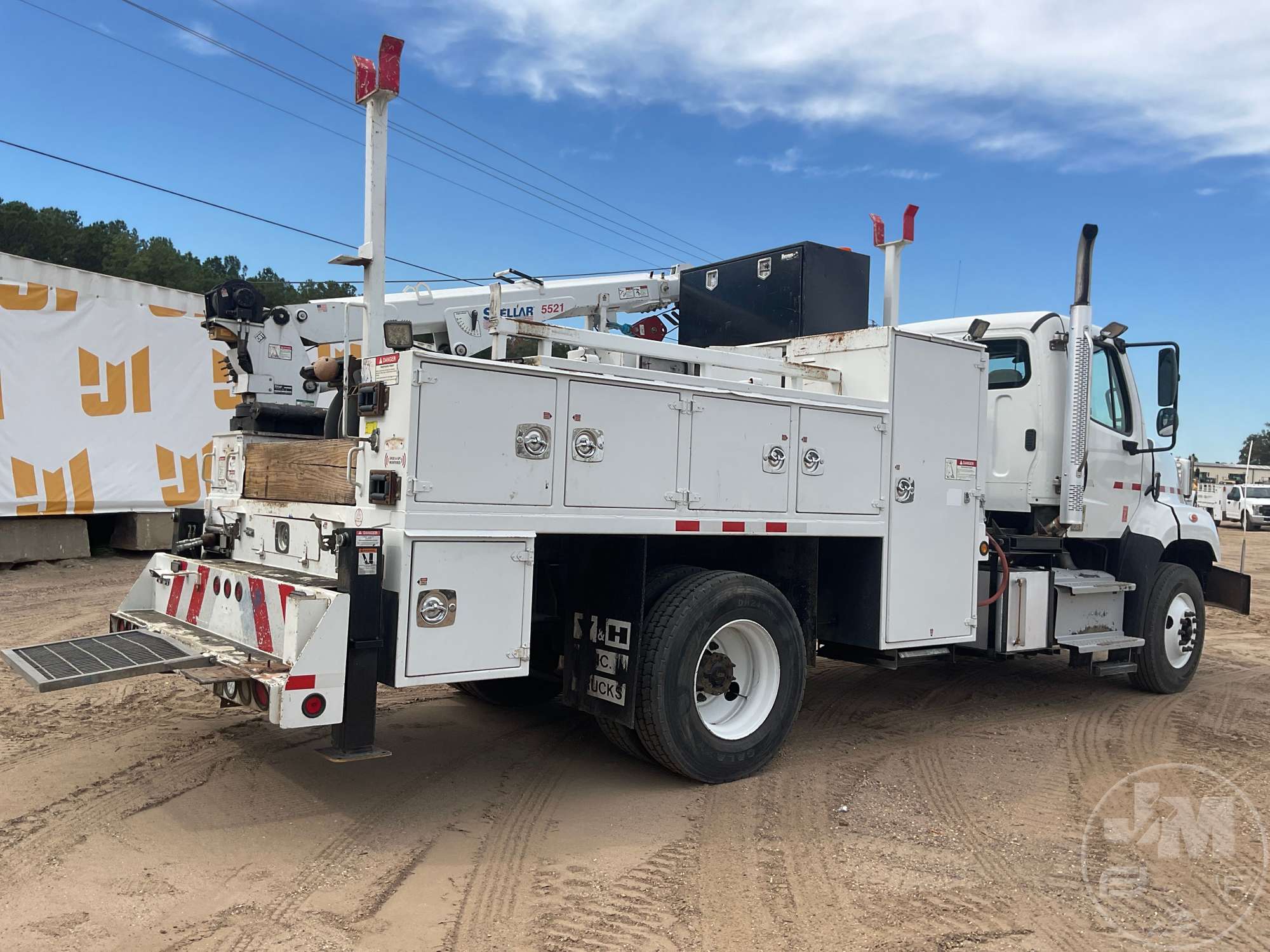 2016 Freightliner 108SD
