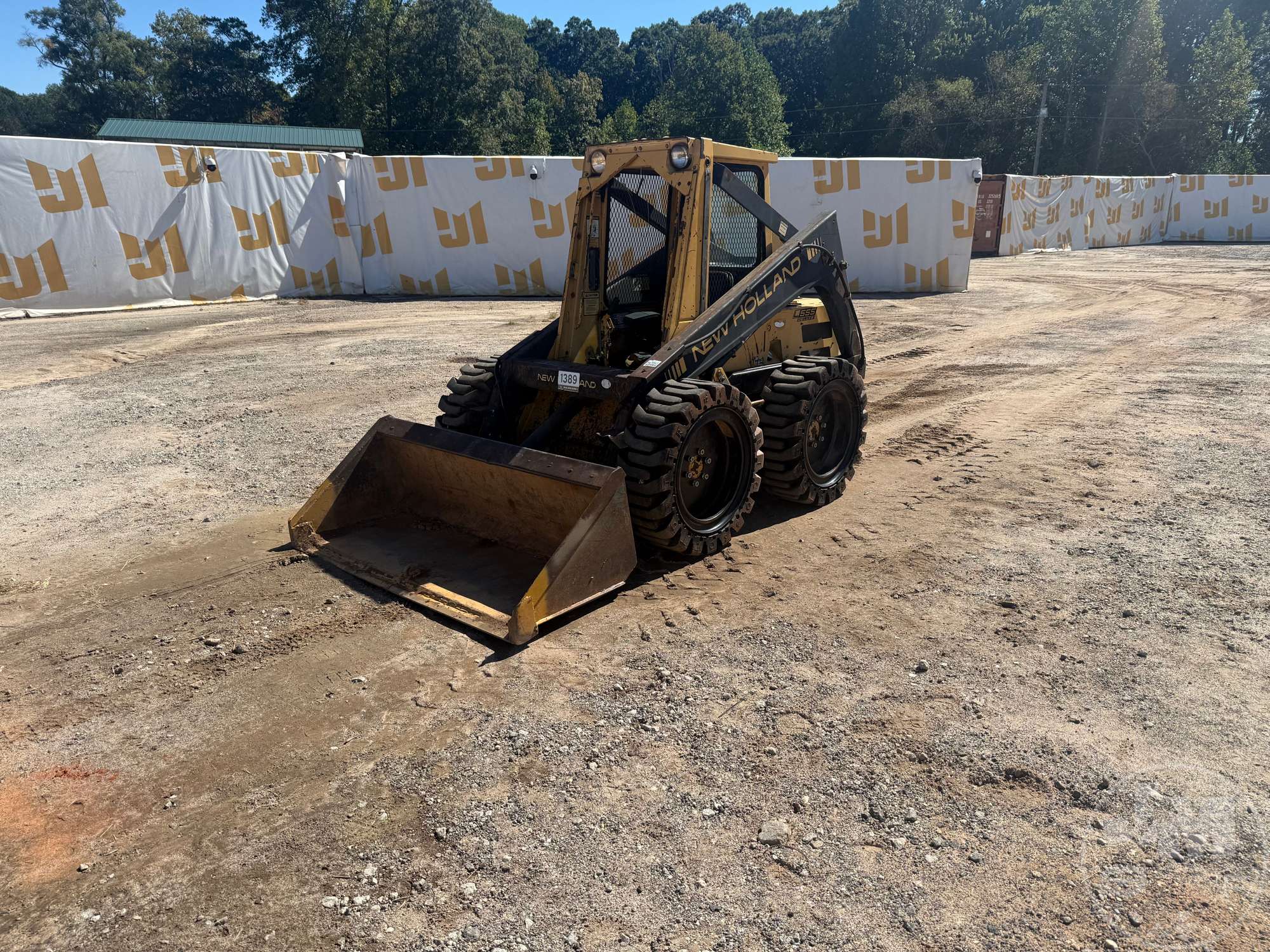 Photo of 1990 New Holland L555
