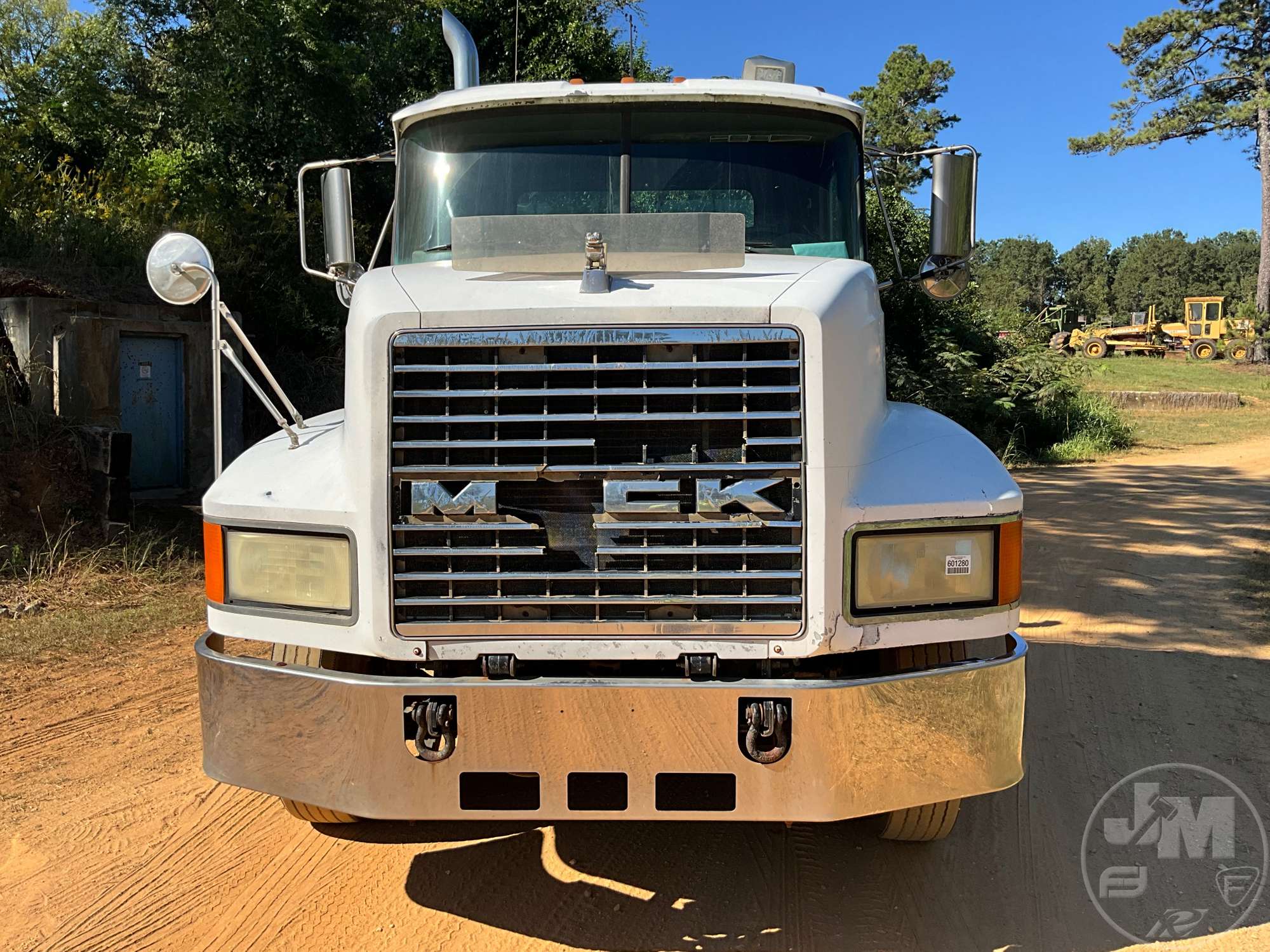 2000 Mack CH 613