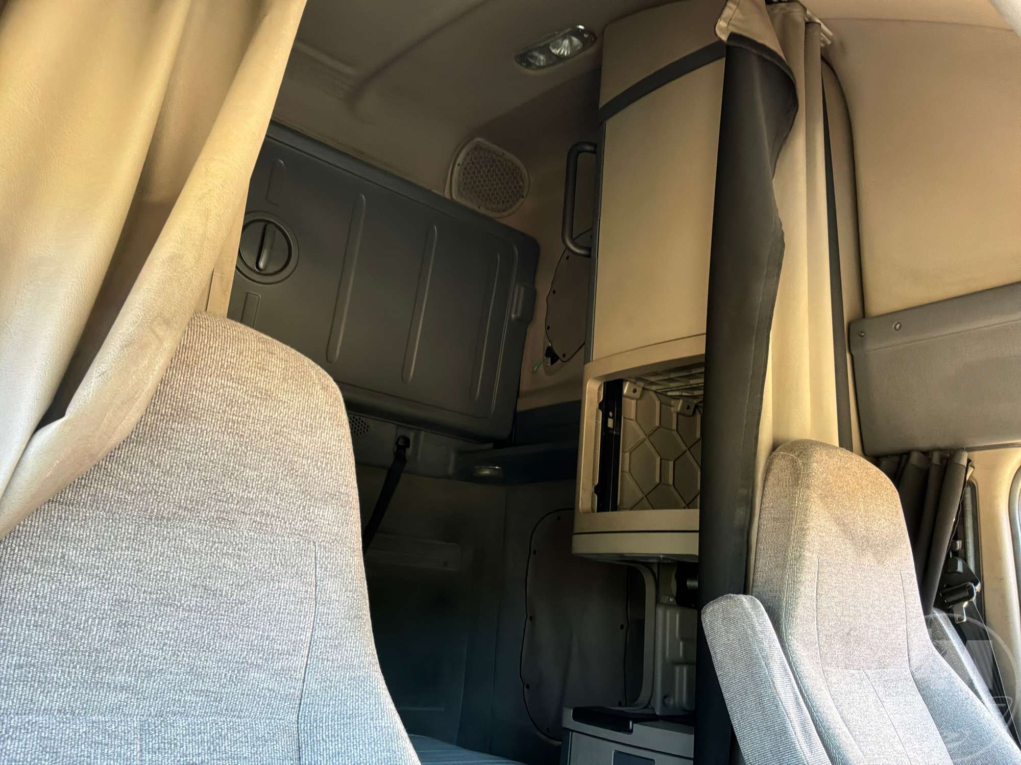 2015 Freightliner CASCADIA