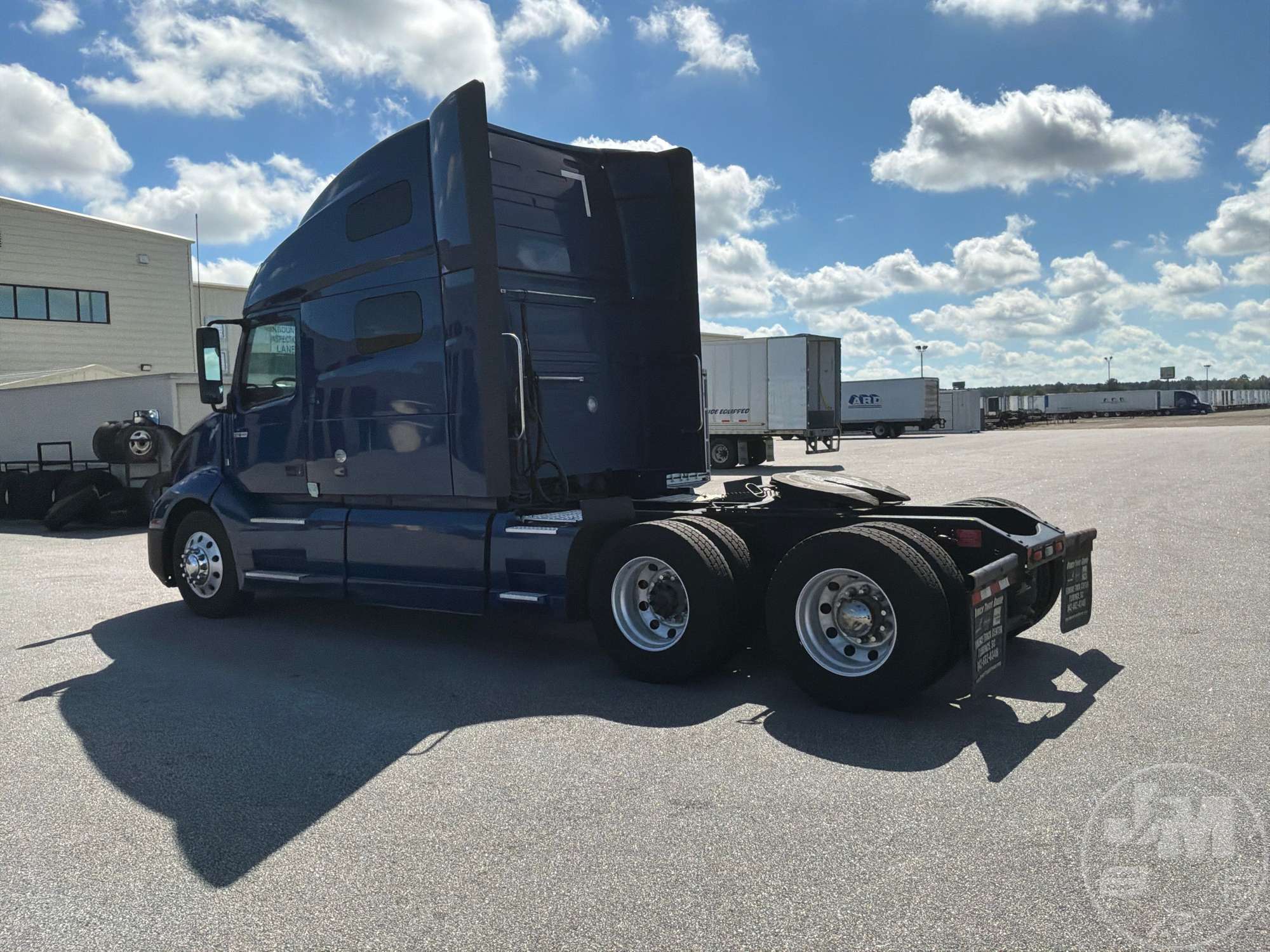 2022 Volvo VNL760