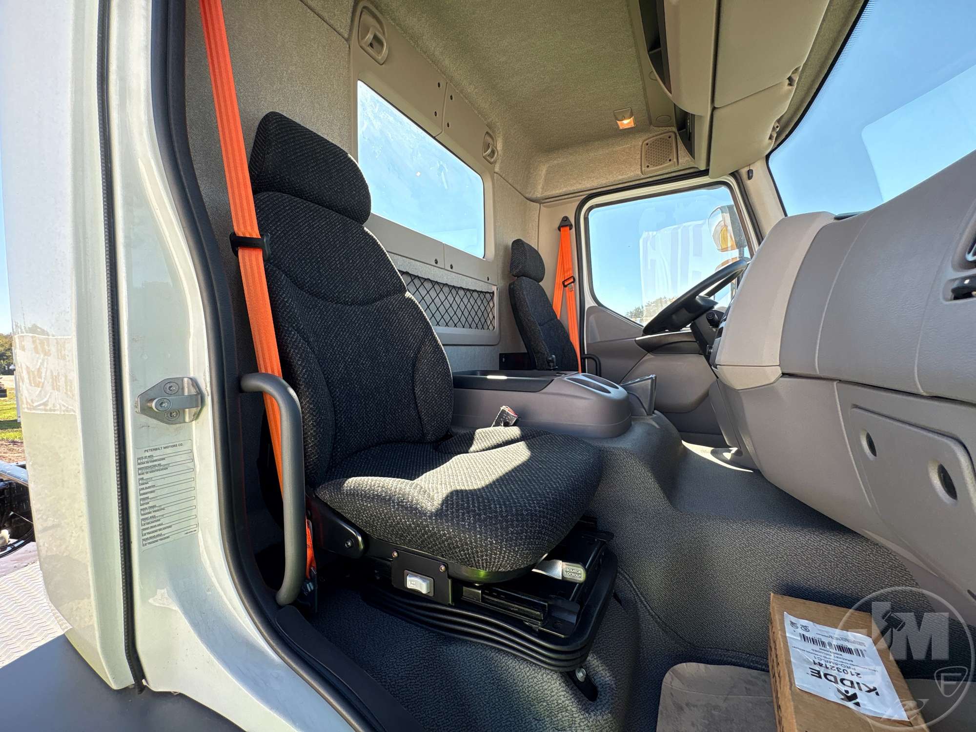 2025 Peterbilt 220