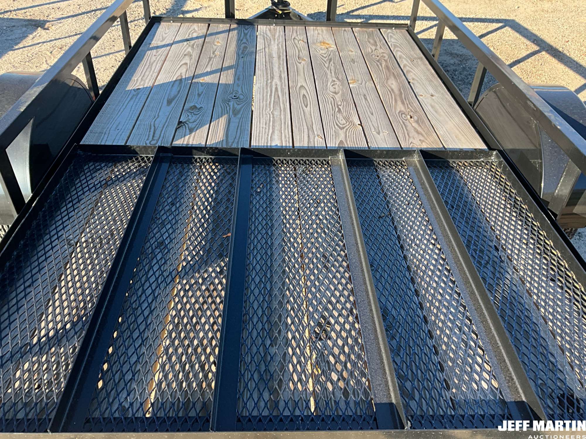 2027 TRIPLE CROWN TRAILERS, INC LD6X10