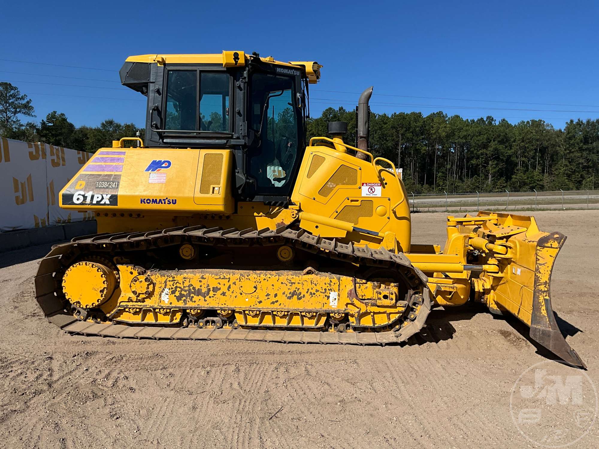 2022 Komatsu D61PX-24