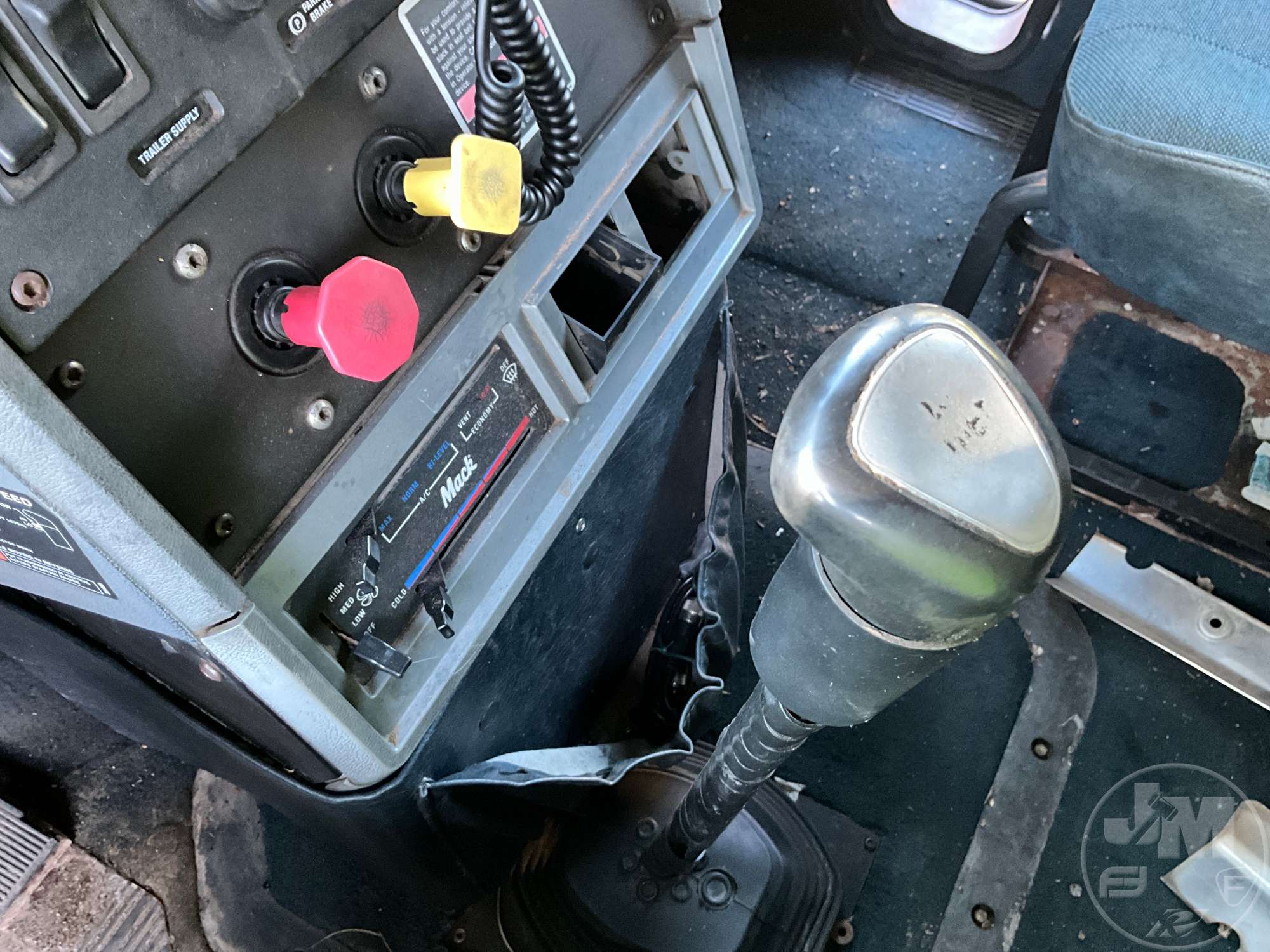 2000 Mack CH613