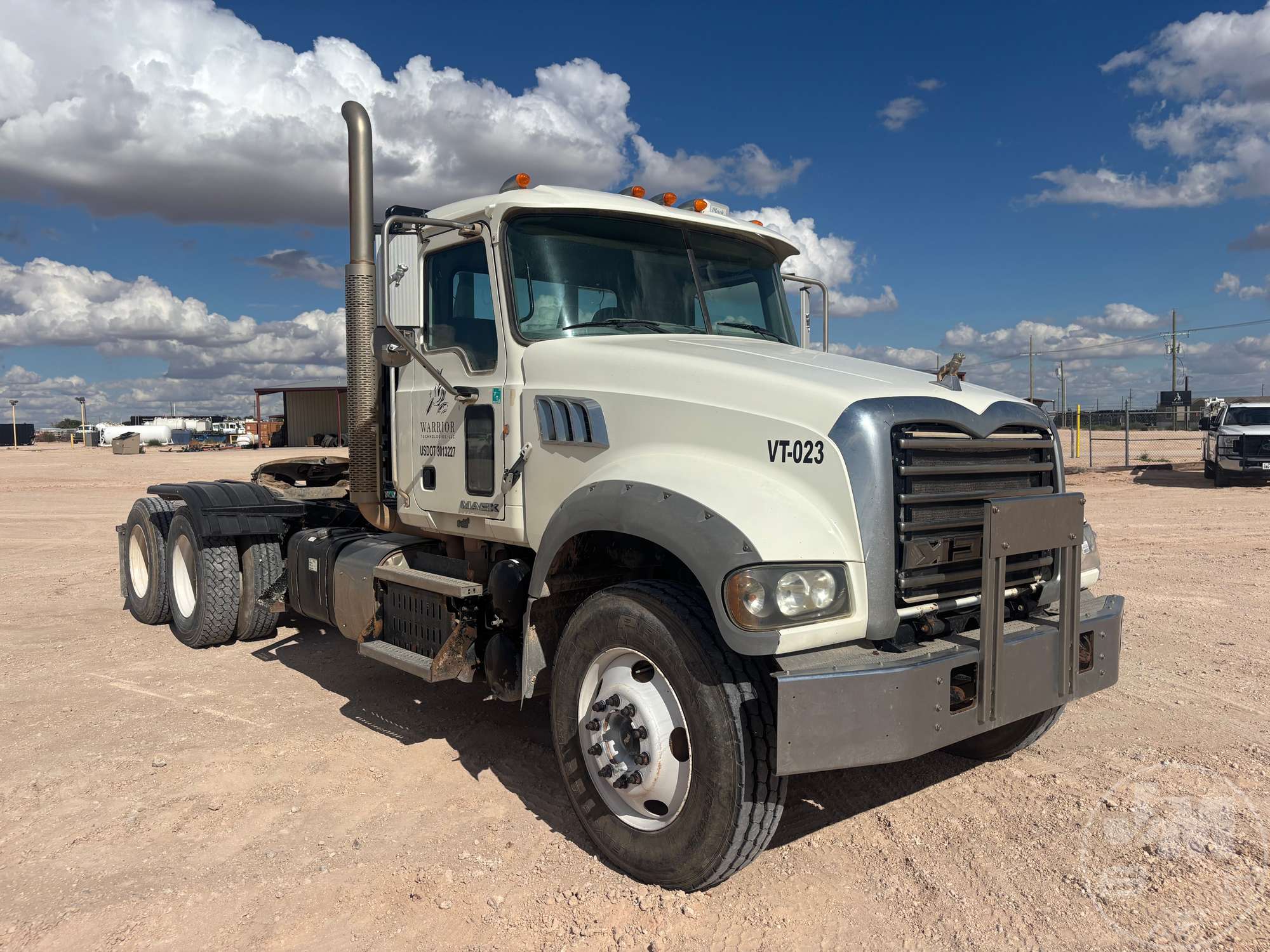 2013 Mack GU713
