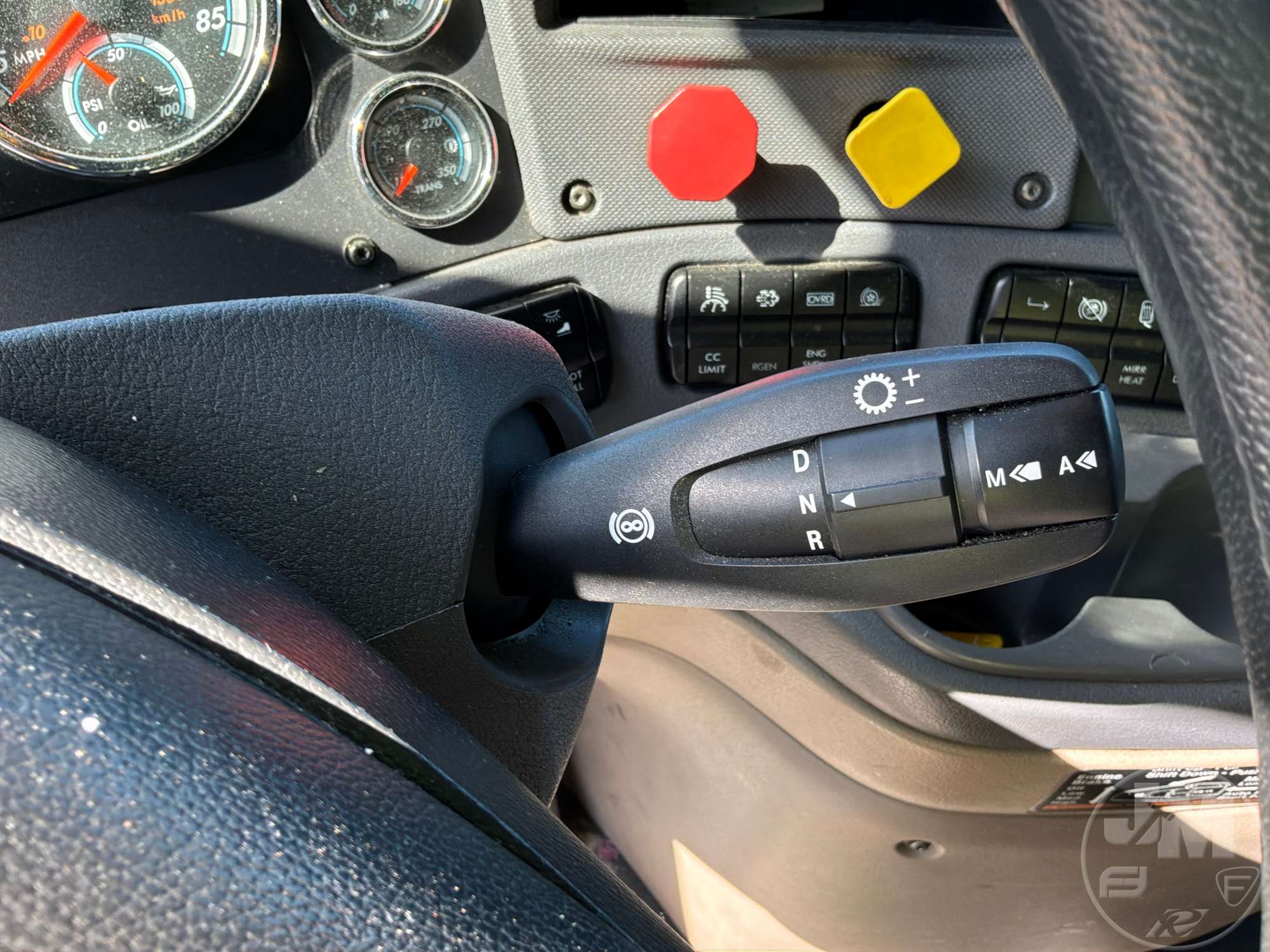 2015 Freightliner CASCADIA