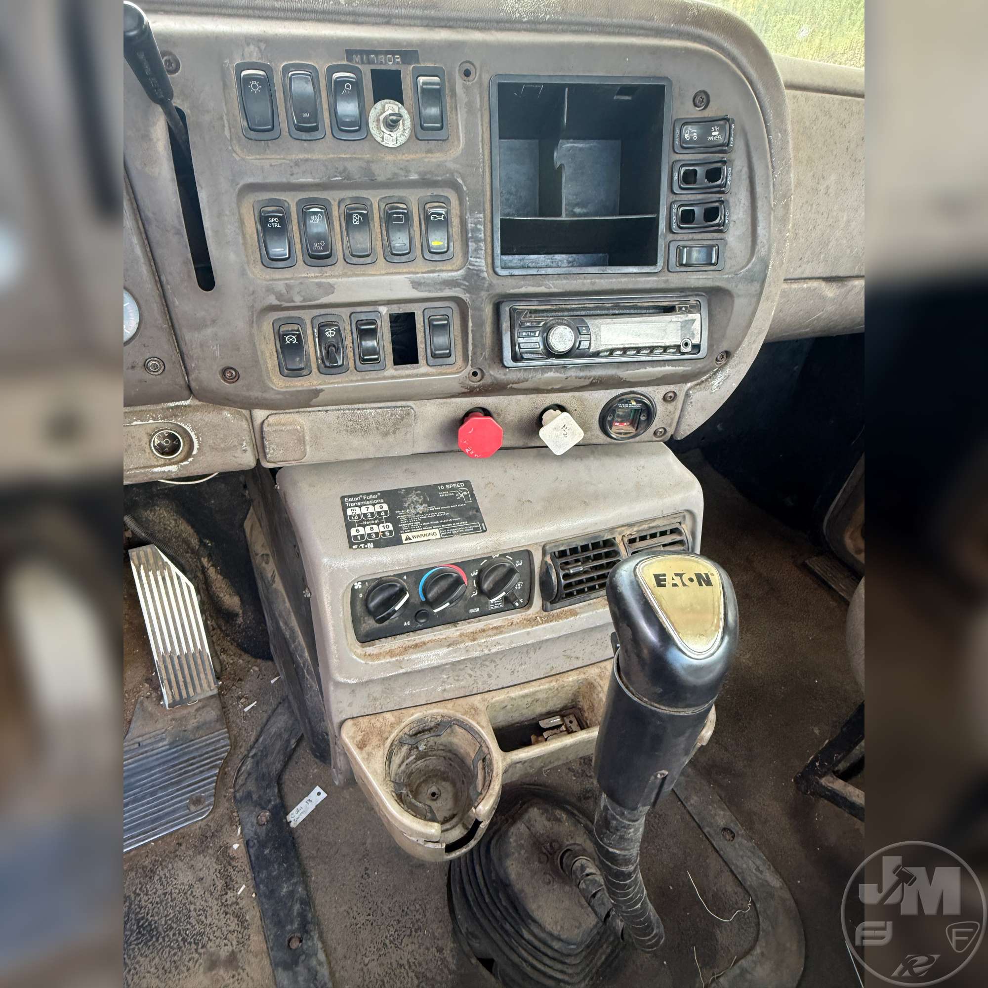 2004 Mack CH613