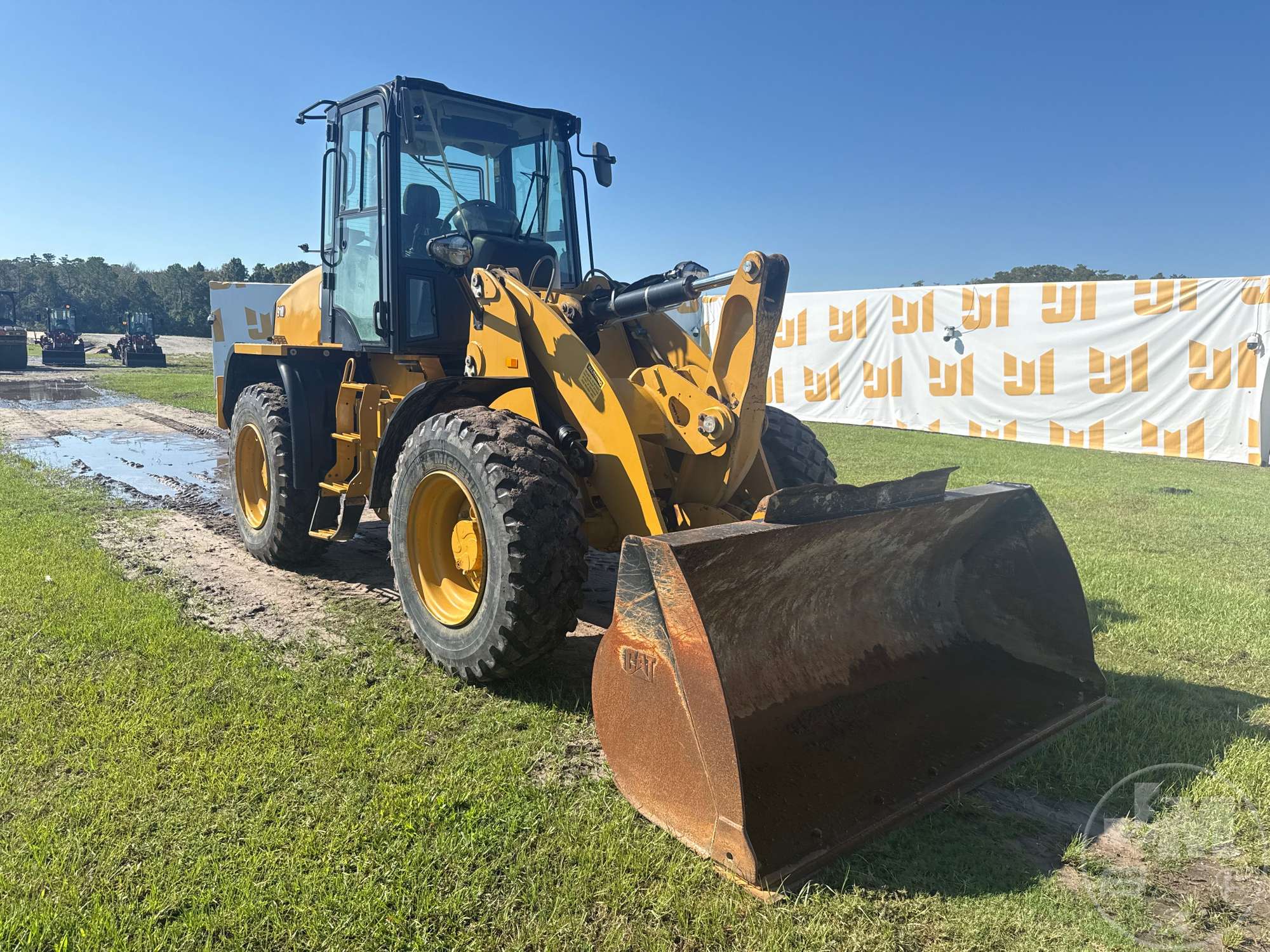 2021 Caterpillar 910