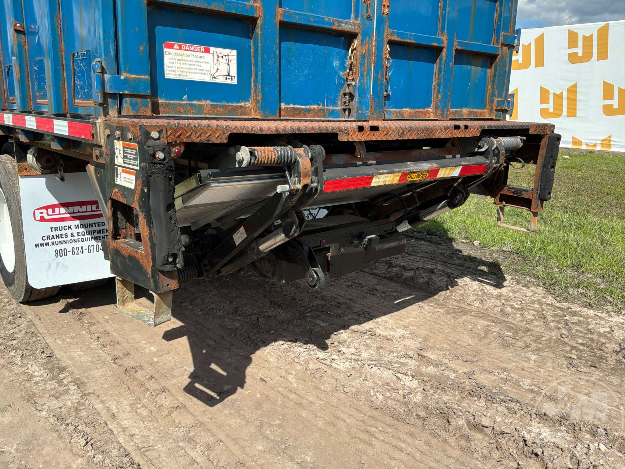 2018 Freightliner M2