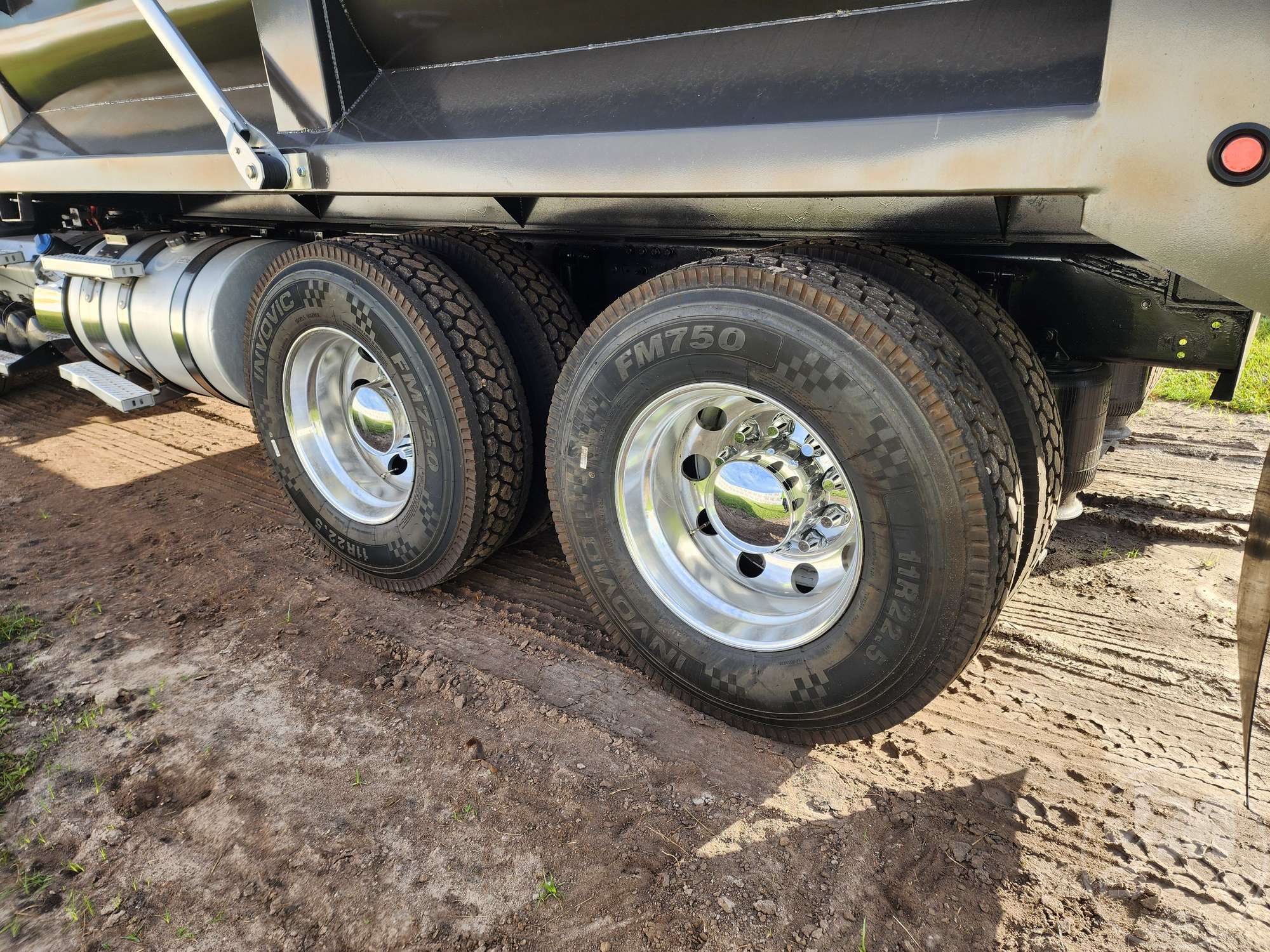 2020 Mack AN64T