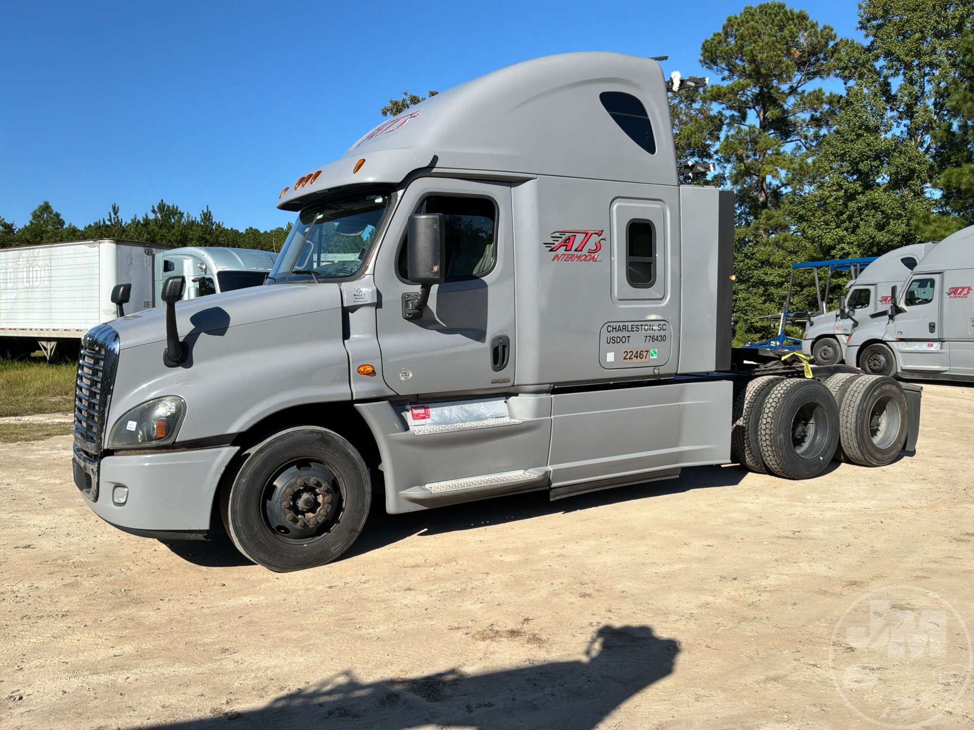 Photo of 2015 Freightliner Cascadia