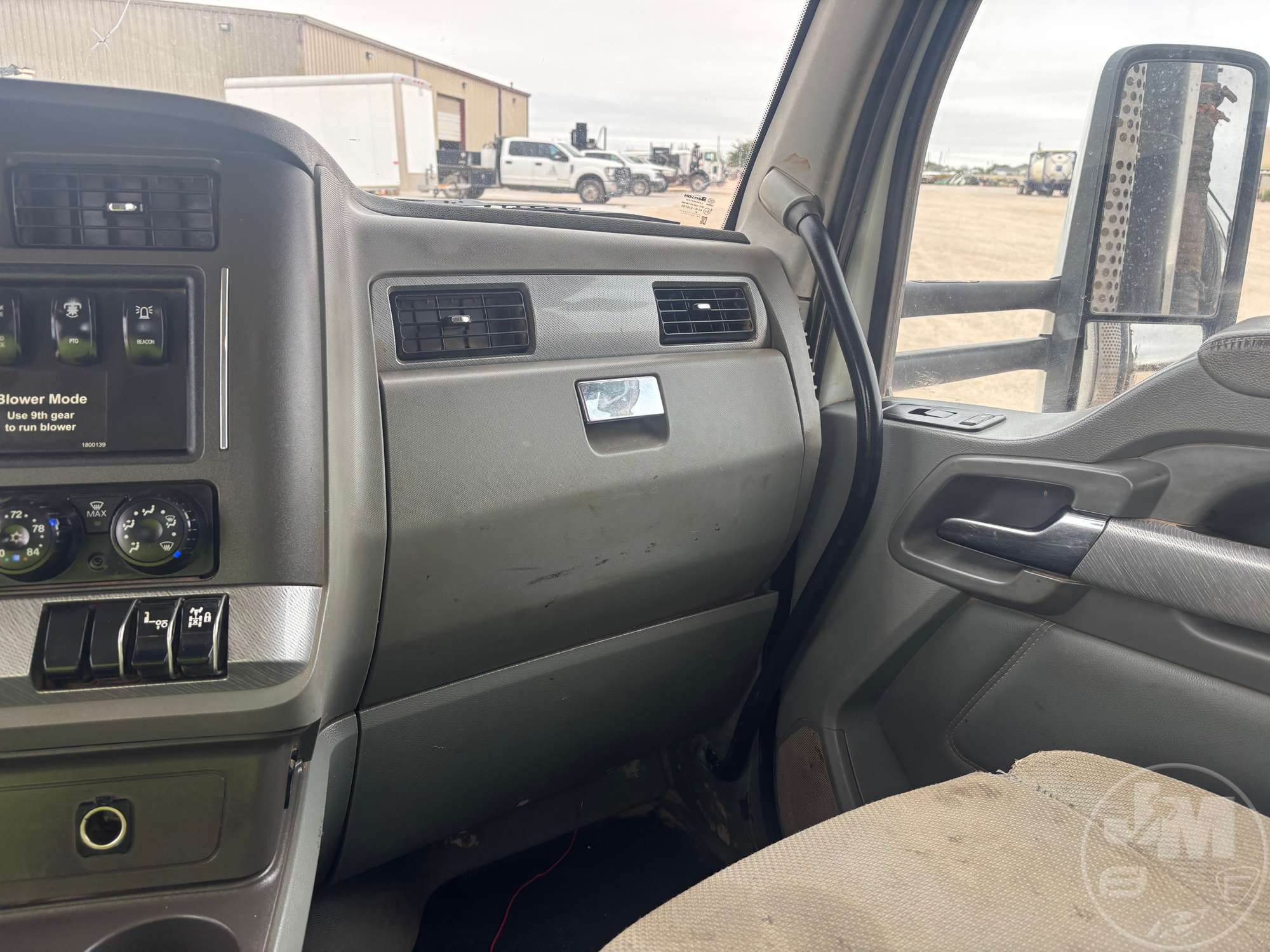 2019 Kenworth T880