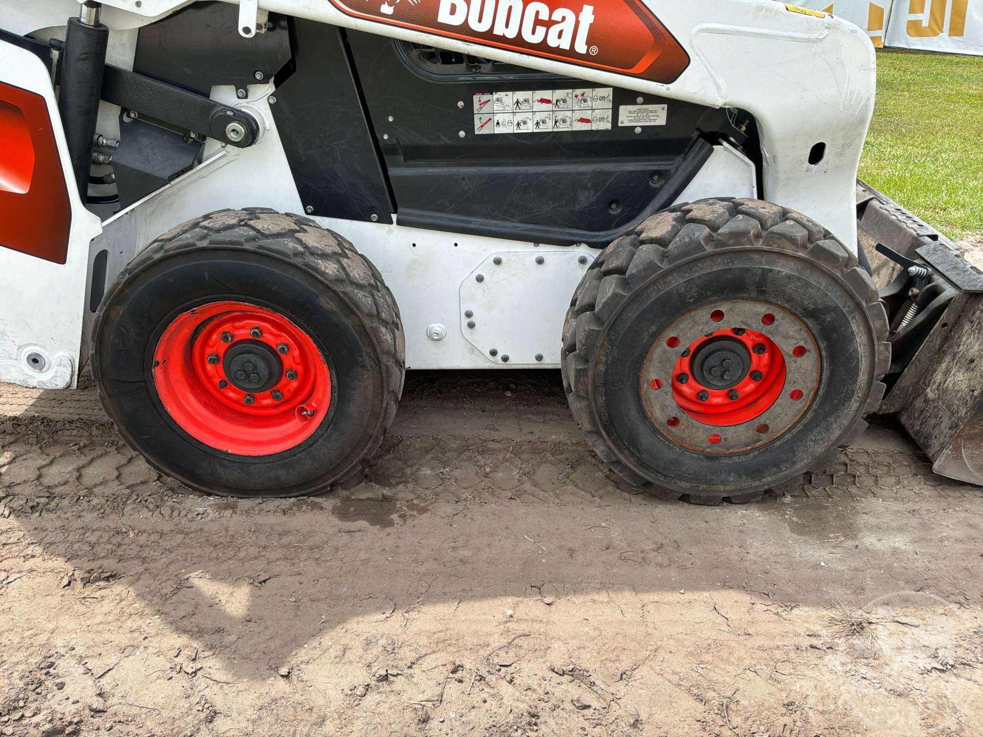 2022 Bobcat S76