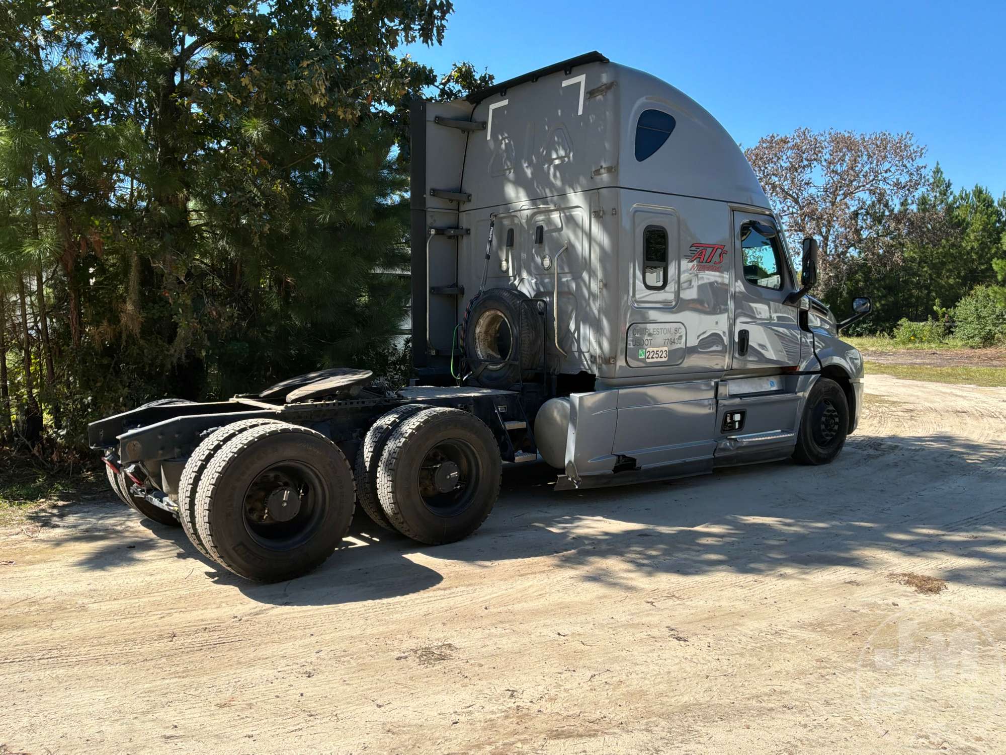 2021 Freightliner CASCADIA EVOLUTION