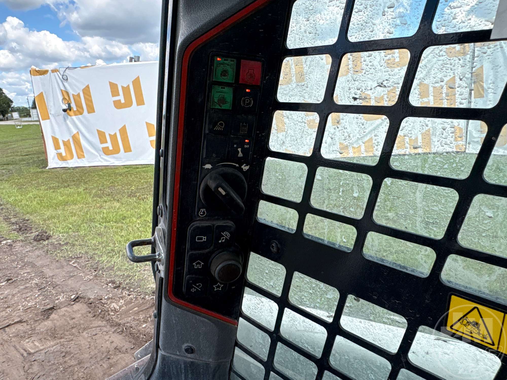 2024 Bobcat T76